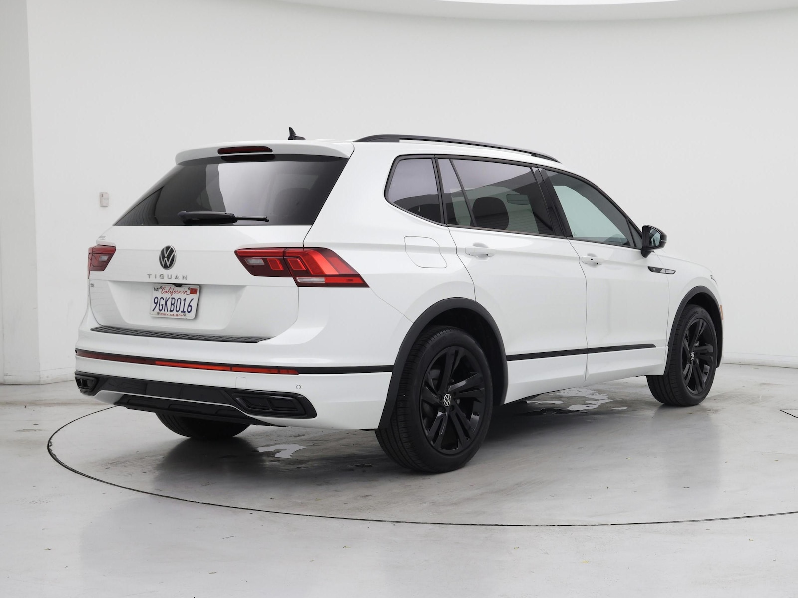 2023 Volkswagen Tiguan SE R-LINE BLACK - Photo 9