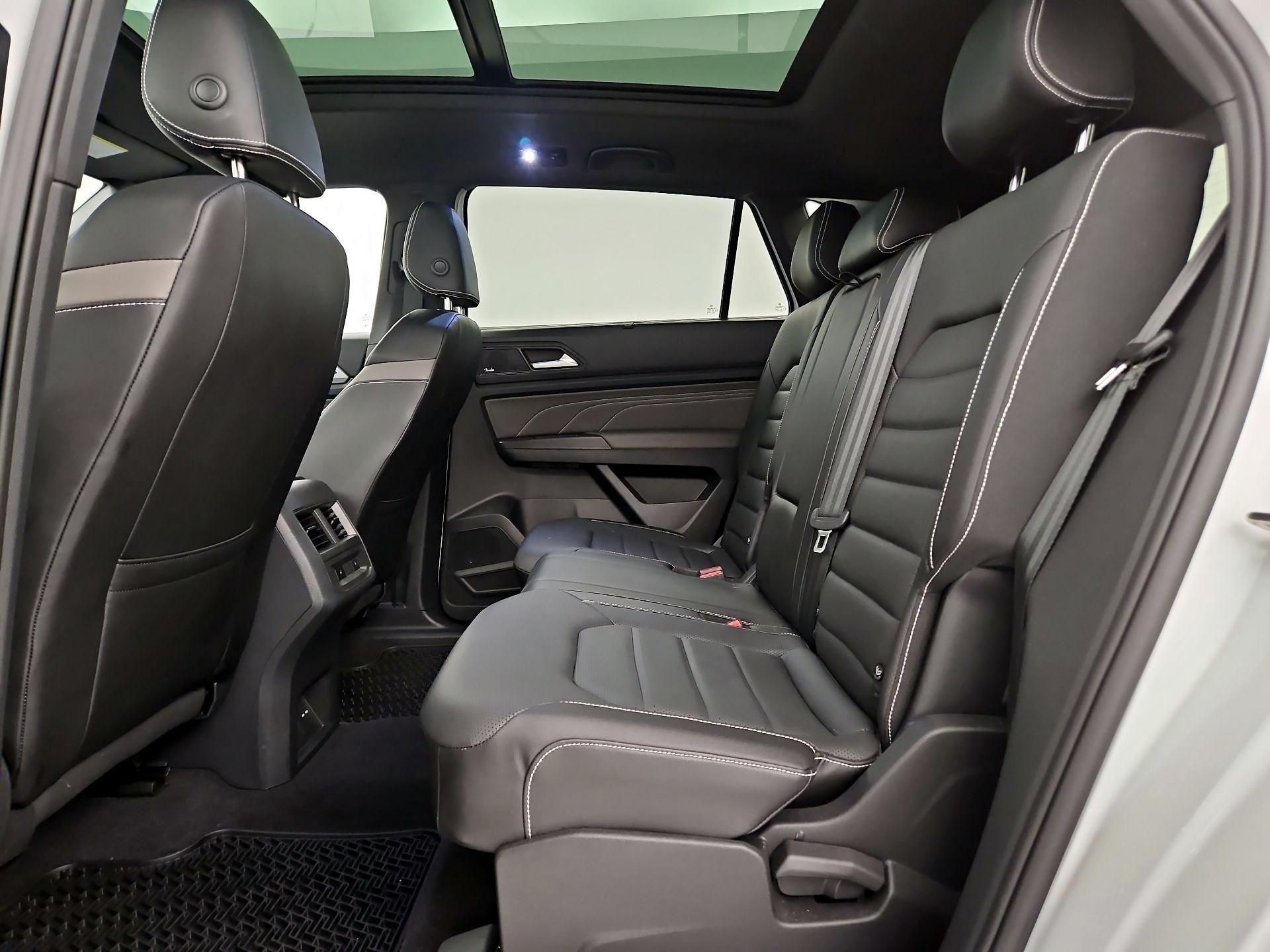 Thumbnail: 2023 Volkswagen Atlas - 18