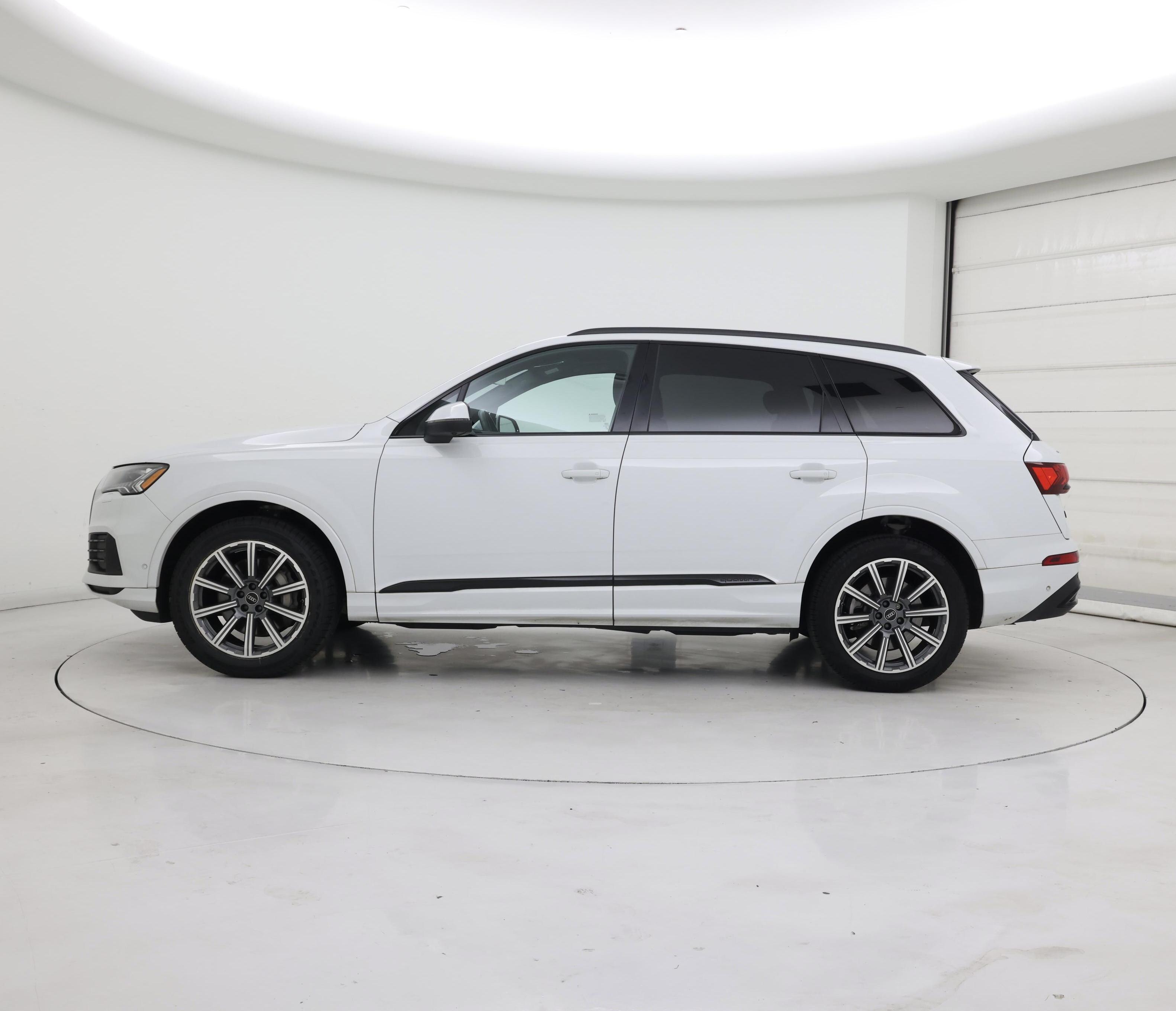 Thumbnail: 2023 Audi Q7 - 3