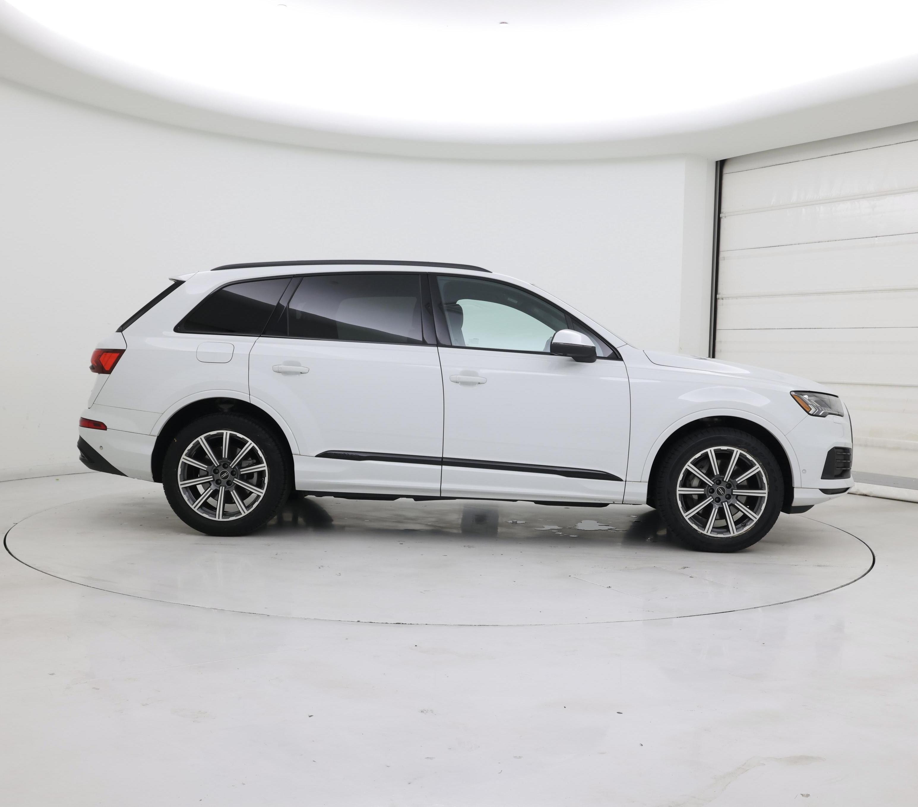 Thumbnail: 2023 Audi Q7 - 7