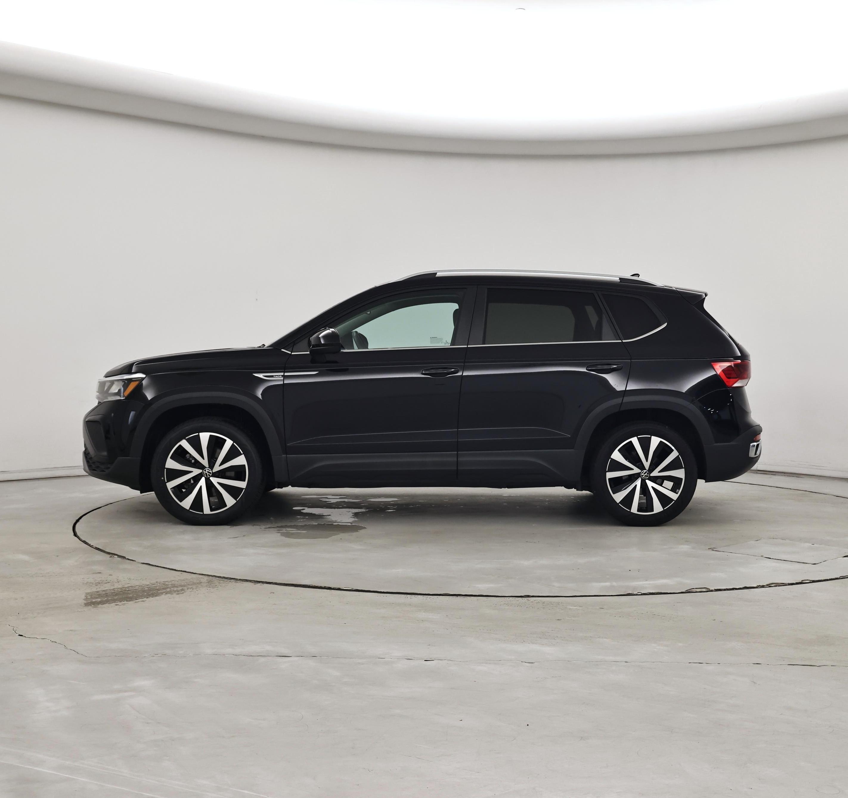 Thumbnail: 2022 Volkswagen Taos - 3