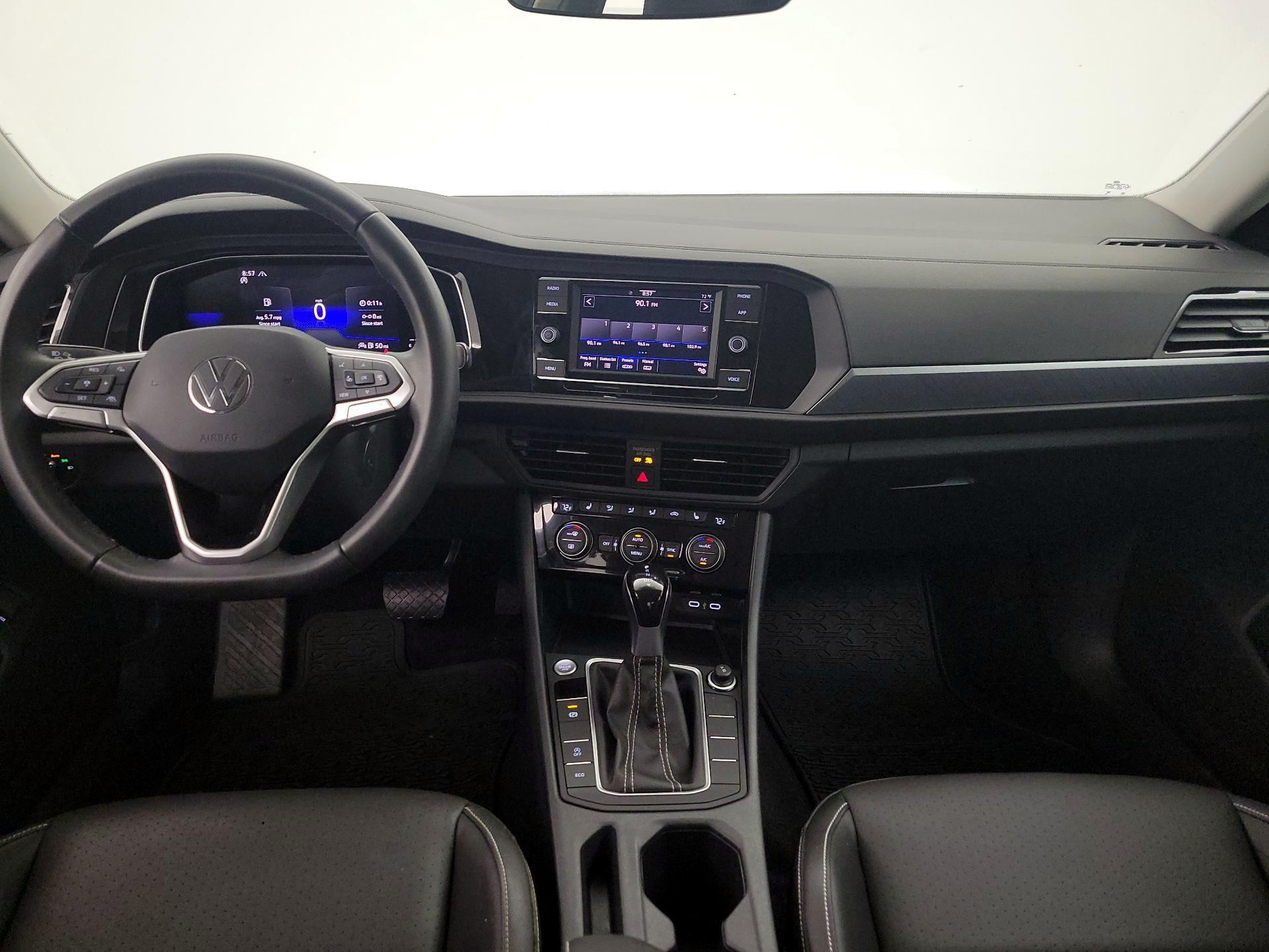 Thumbnail: 2024 Volkswagen Jetta - 9