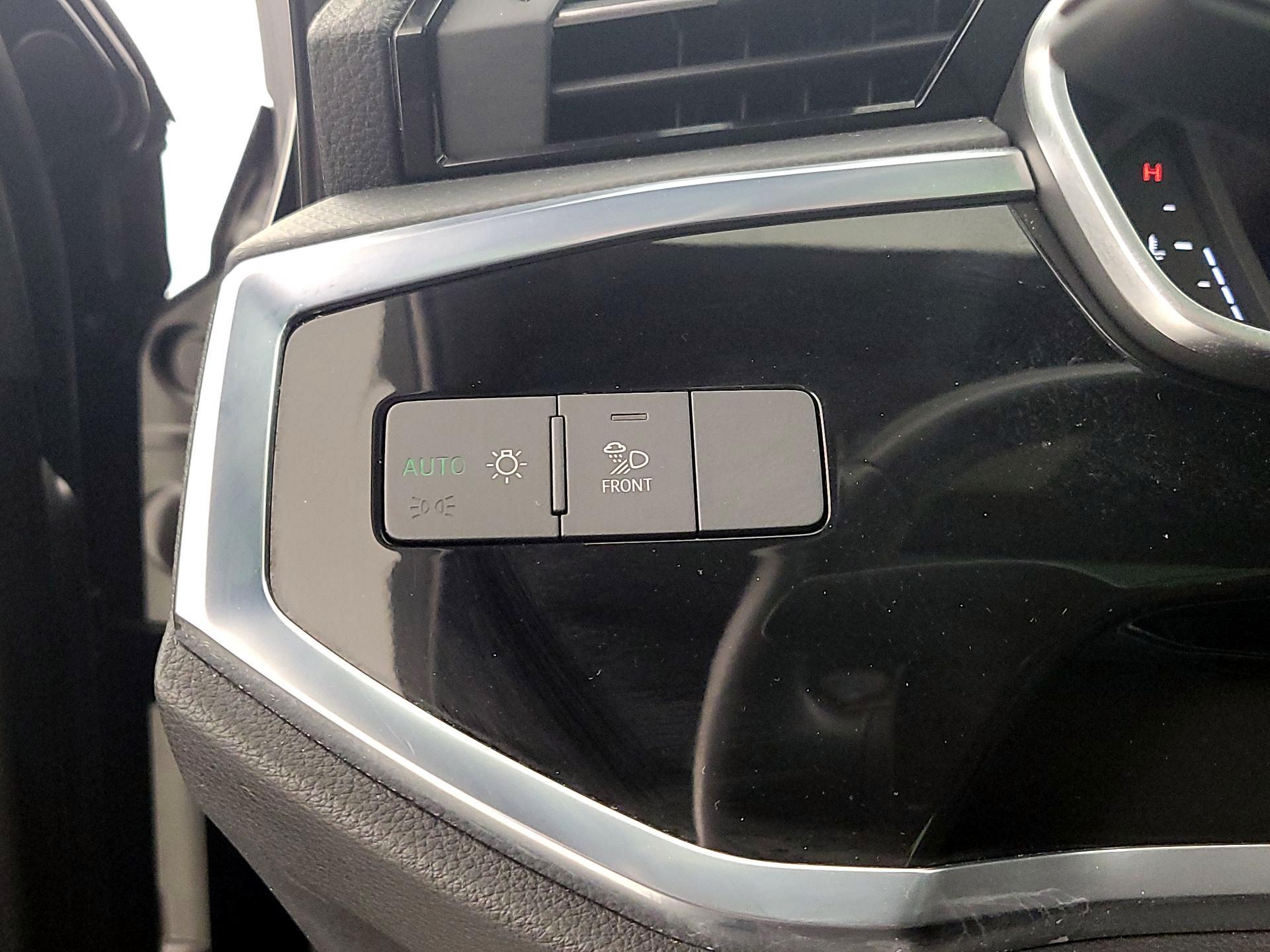 Thumbnail: 2023 Audi Q3 - 13