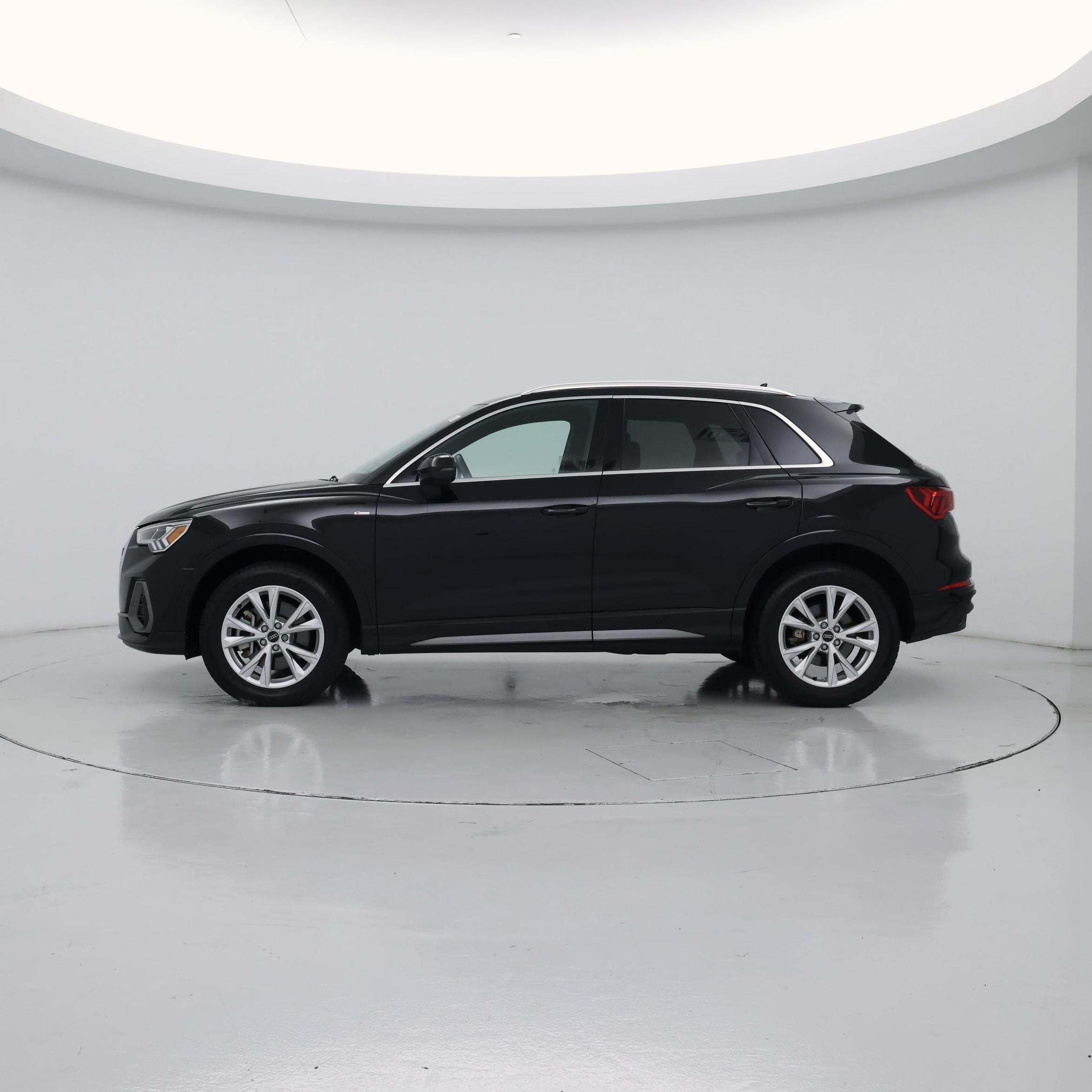 Thumbnail: 2023 Audi Q3 - 3