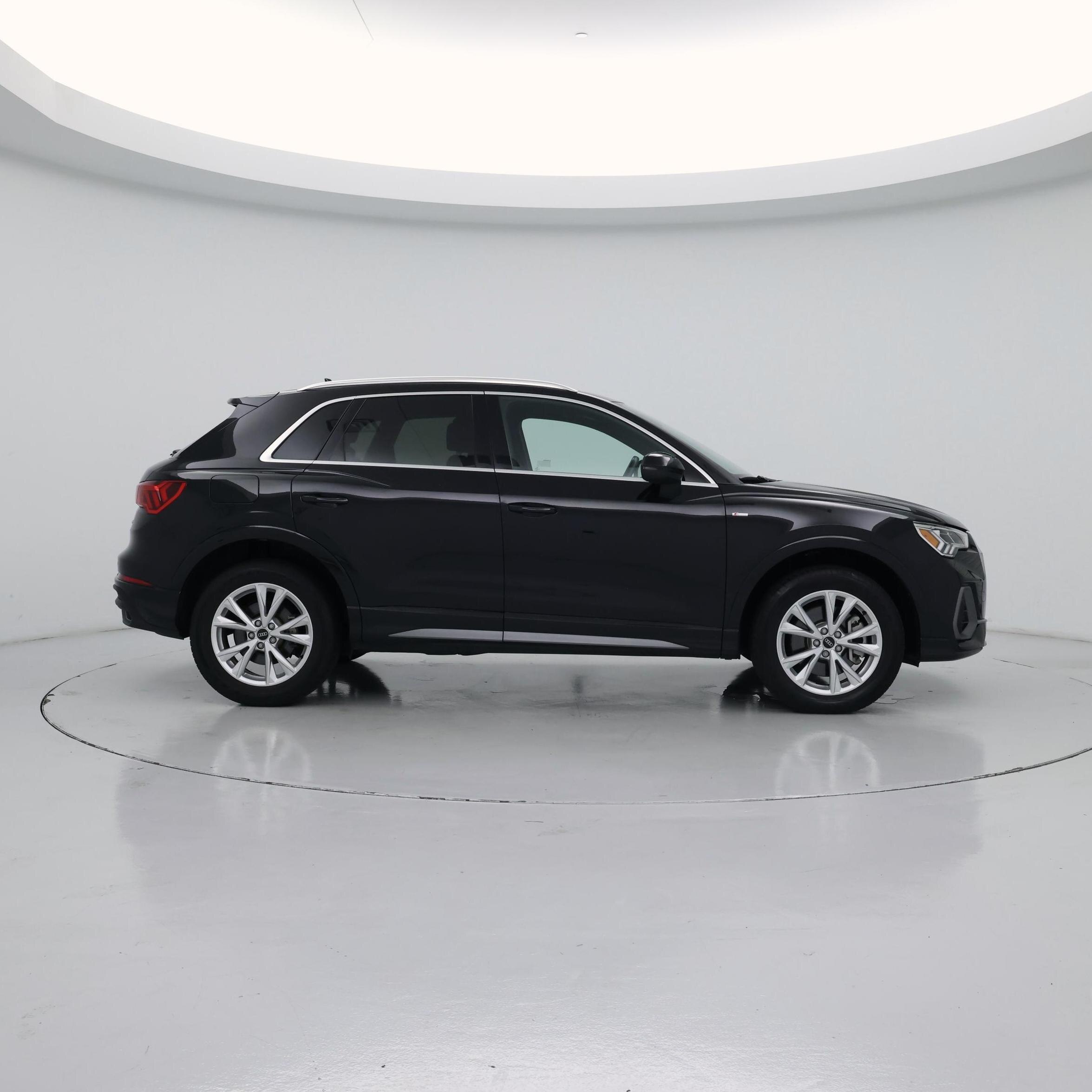 Thumbnail: 2023 Audi Q3 - 7