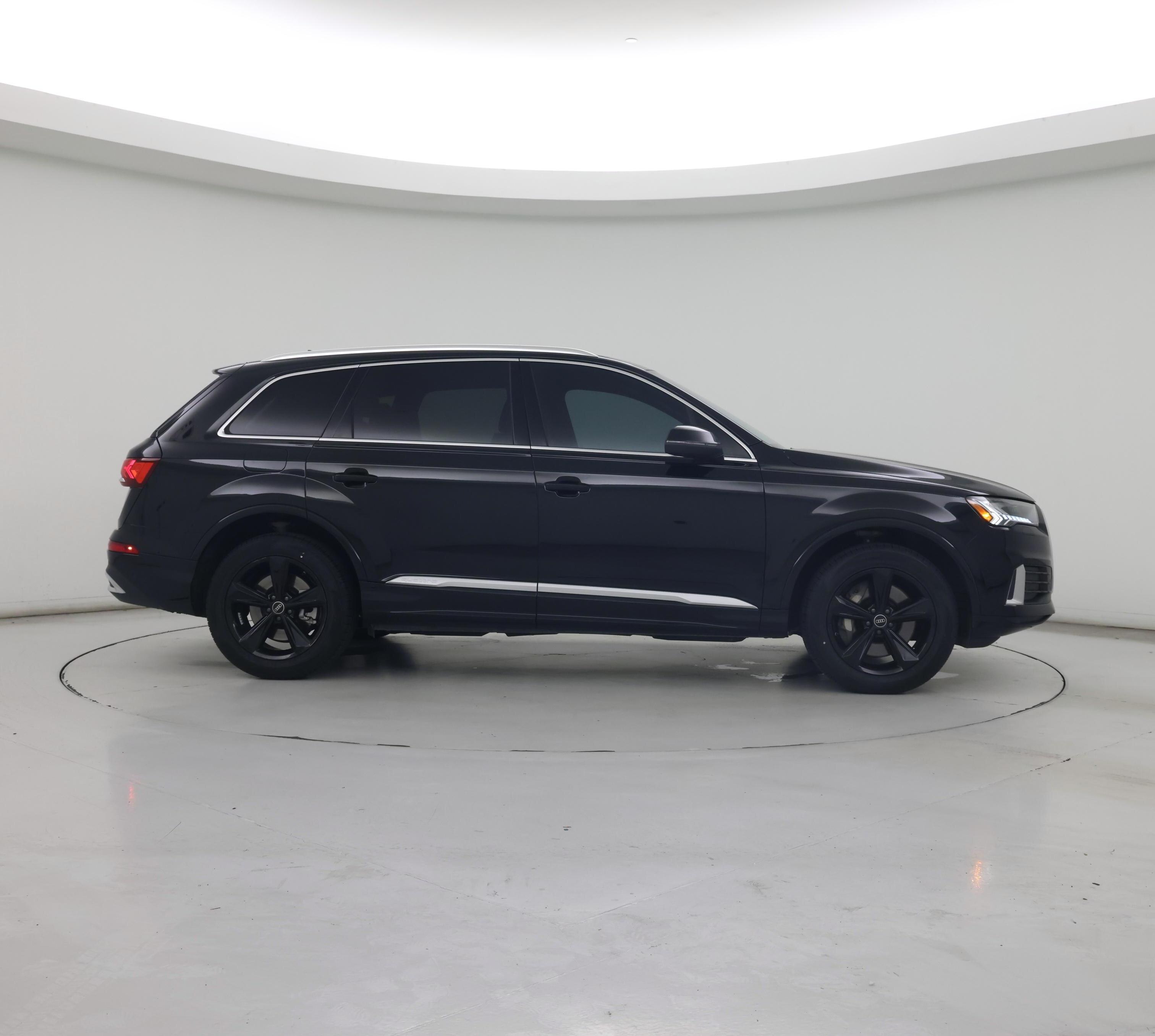 Thumbnail: 2023 Audi Q7 - 7