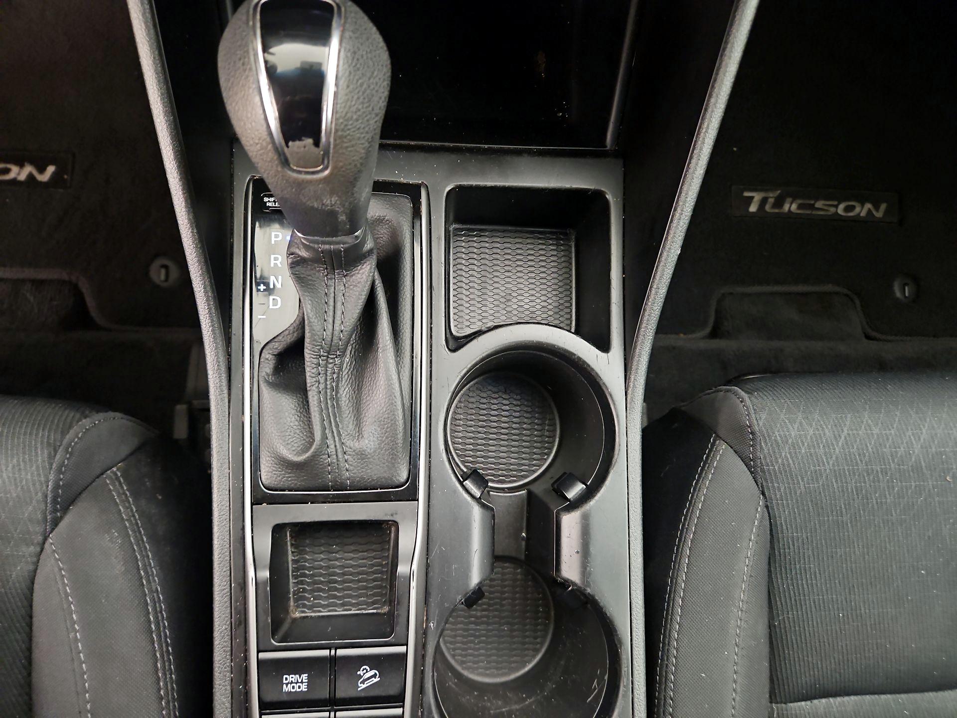 Thumbnail: 2016 Hyundai Tucson - 17