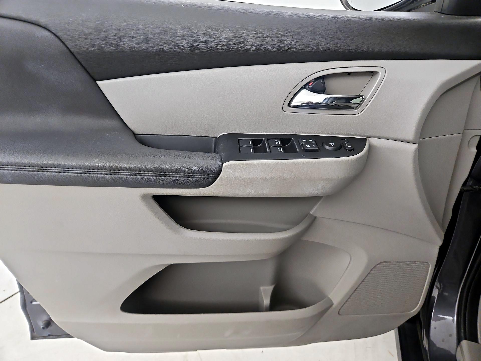 Thumbnail: 2016 Honda Odyssey - 12