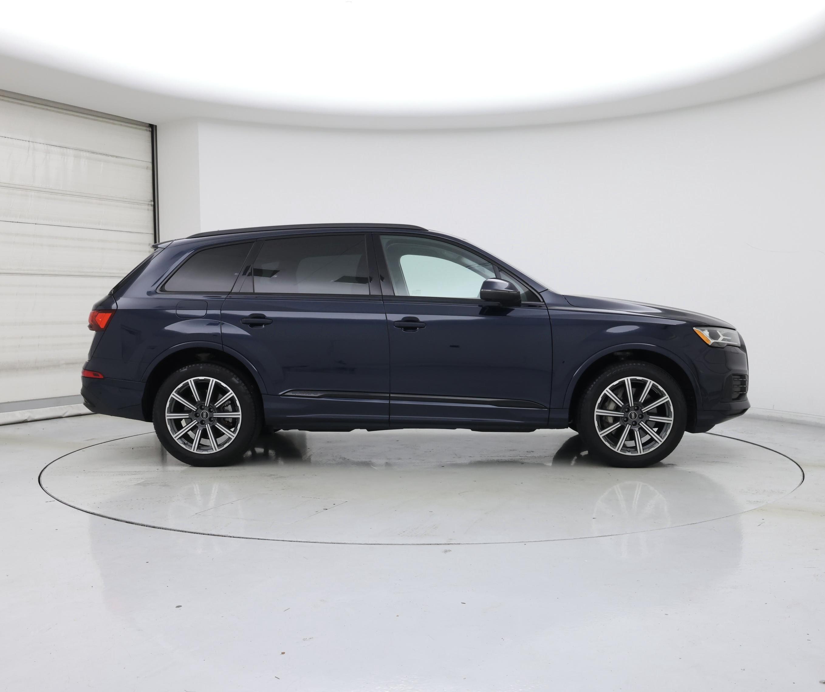 Thumbnail: 2023 Audi Q7 - 7