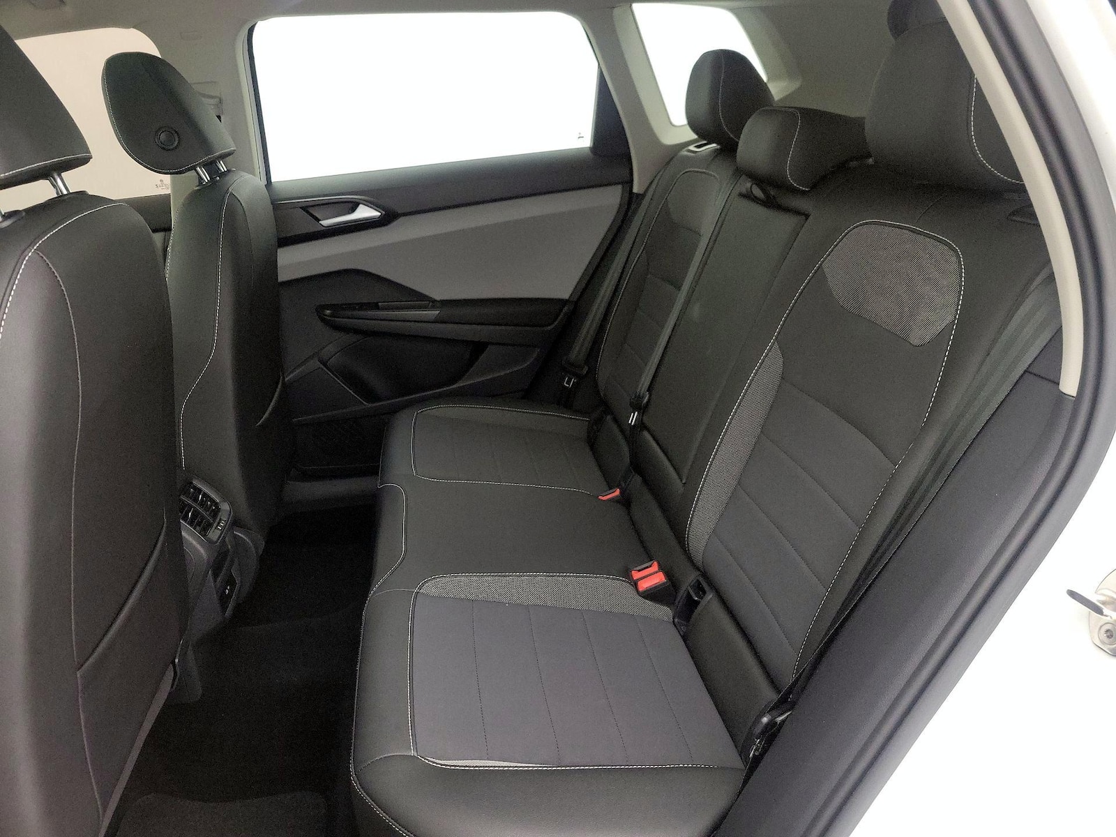2023 Volkswagen Taos SE - Photo 21