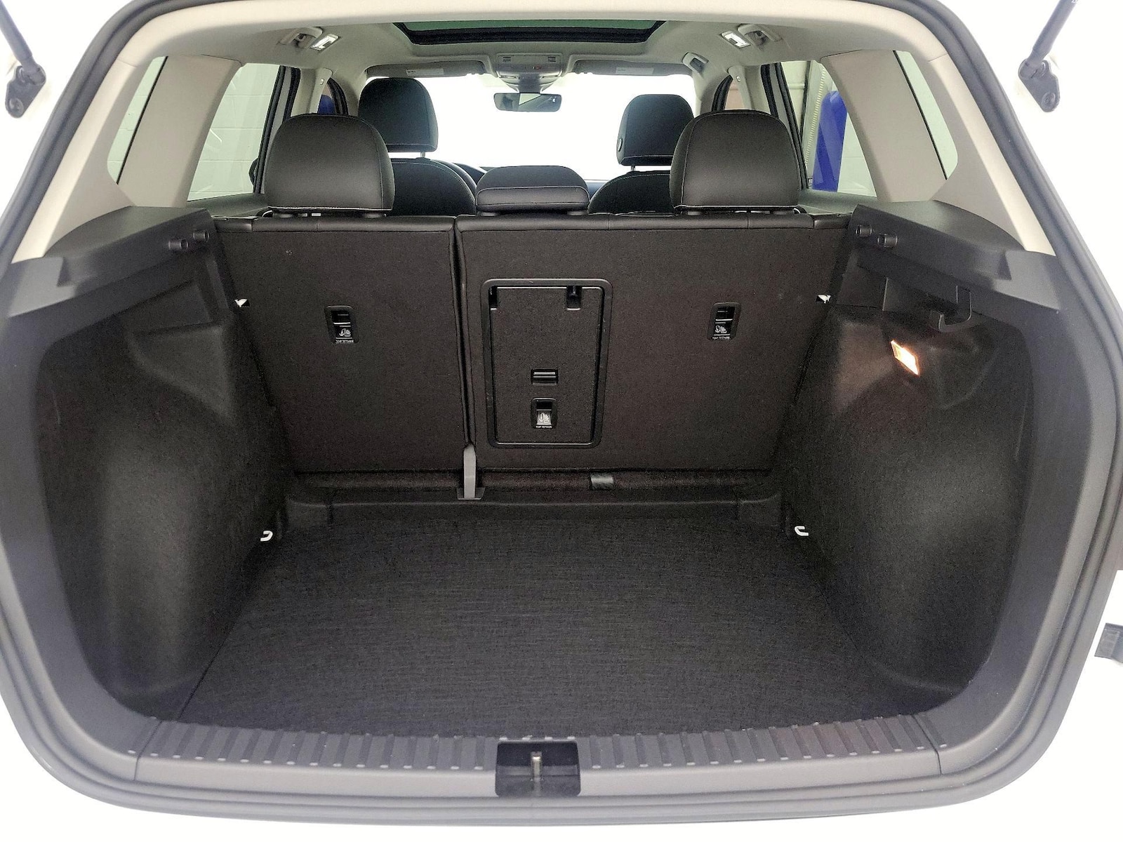 2023 Volkswagen Taos SE - Photo 22