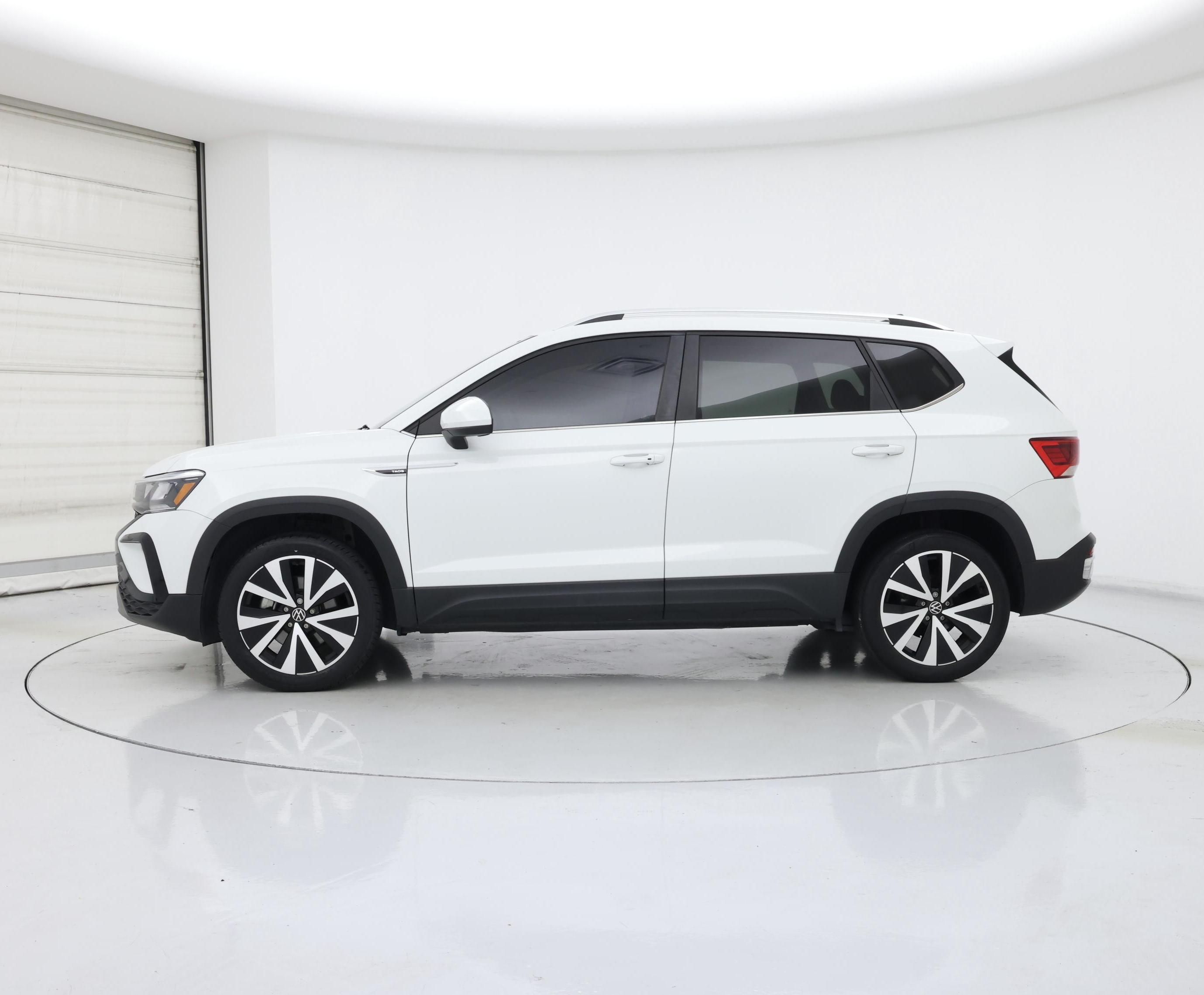 Thumbnail: 2023 Volkswagen Taos - 3
