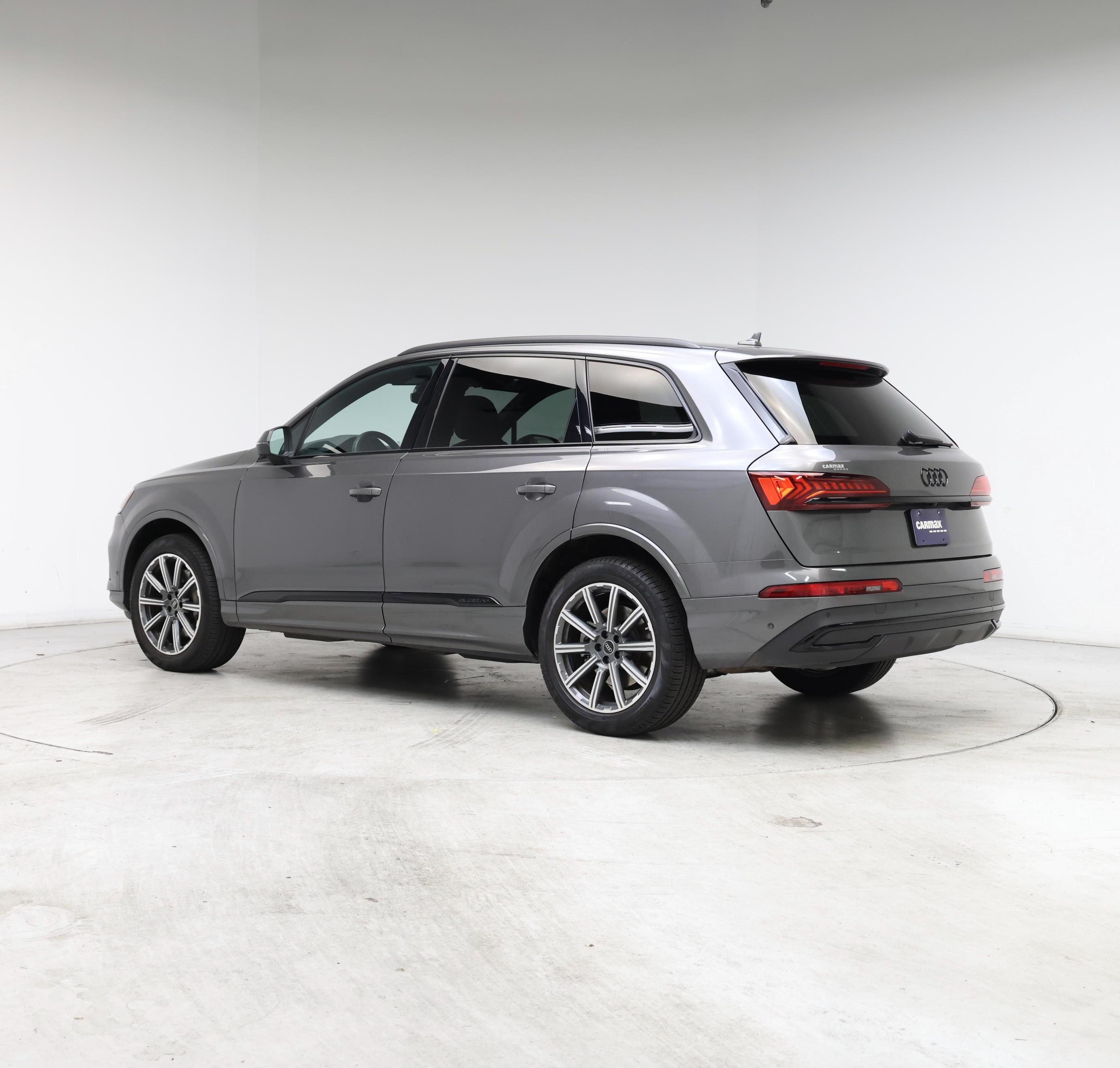 Thumbnail: 2023 Audi Q7 - 2