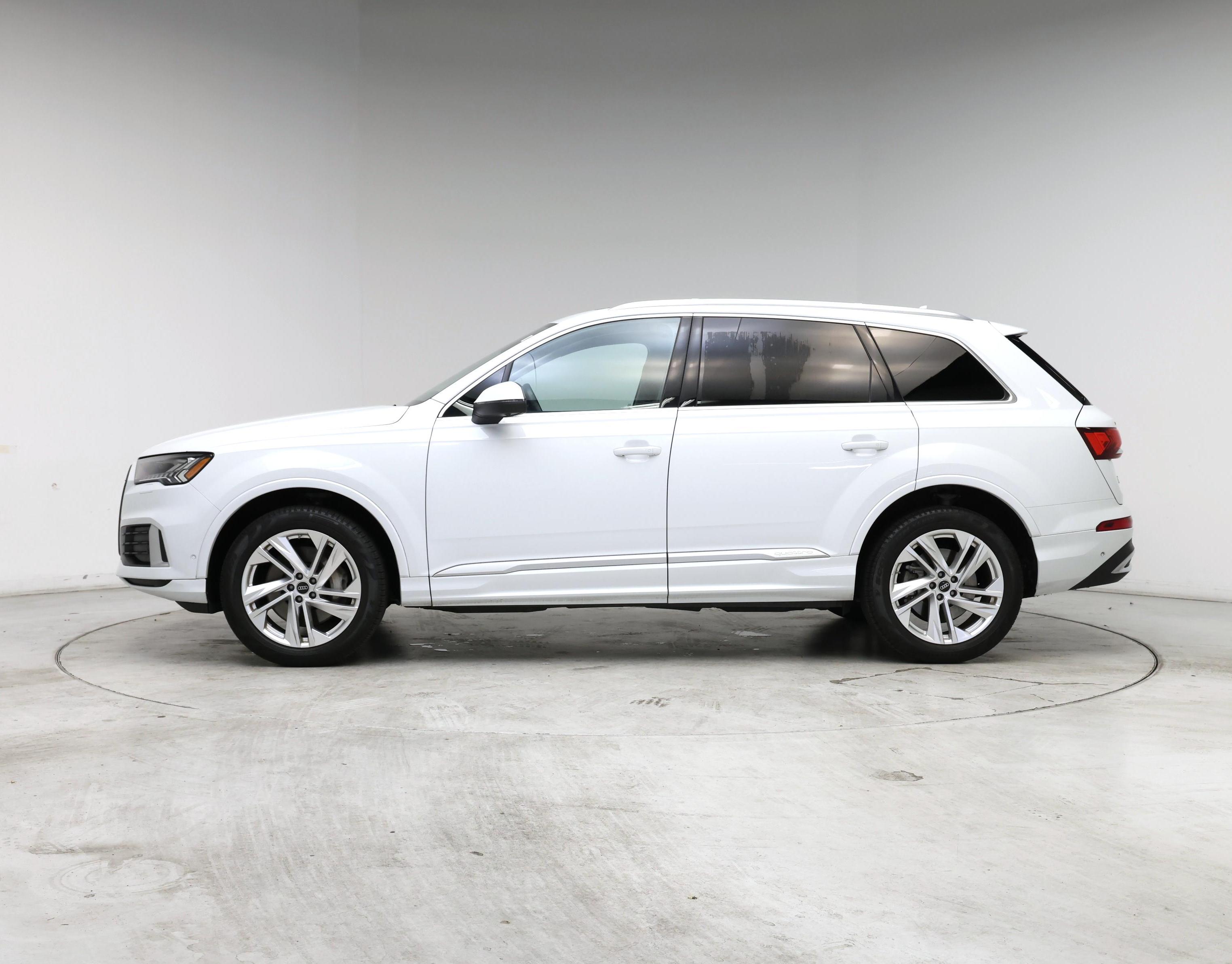 Thumbnail: 2023 Audi Q7 - 3