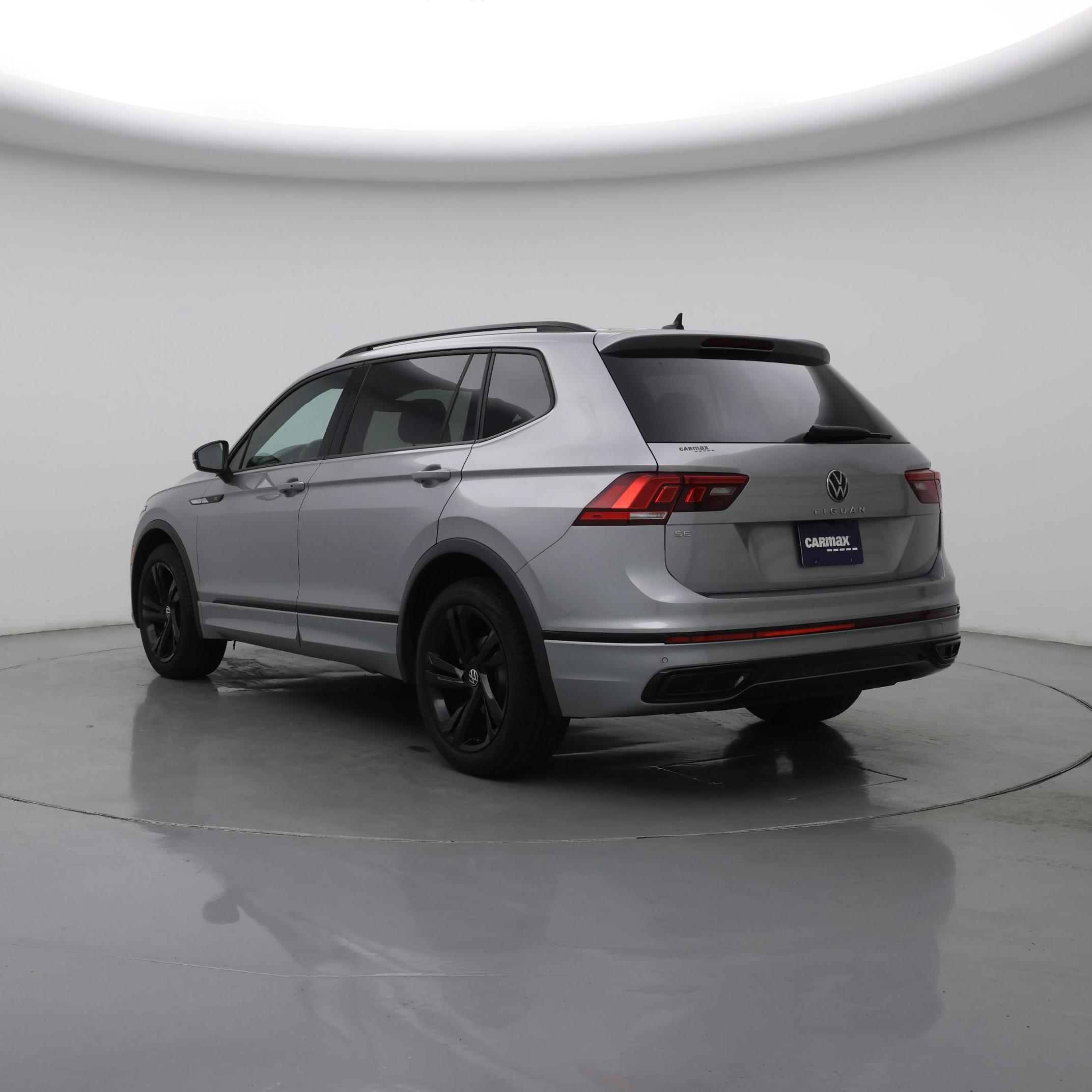 Thumbnail: 2023 Volkswagen Tiguan - 2