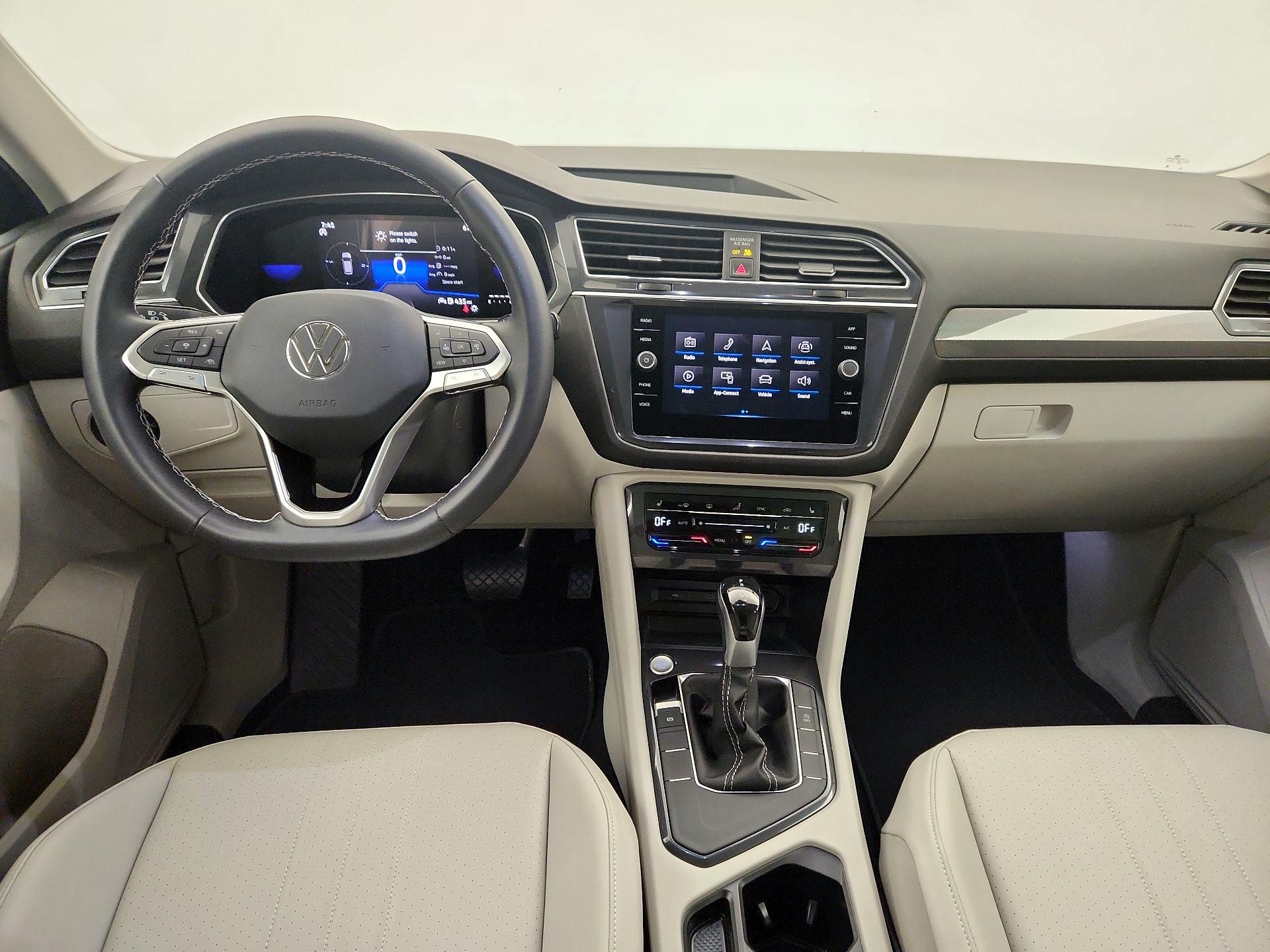 Thumbnail: 2023 Volkswagen Tiguan - 9