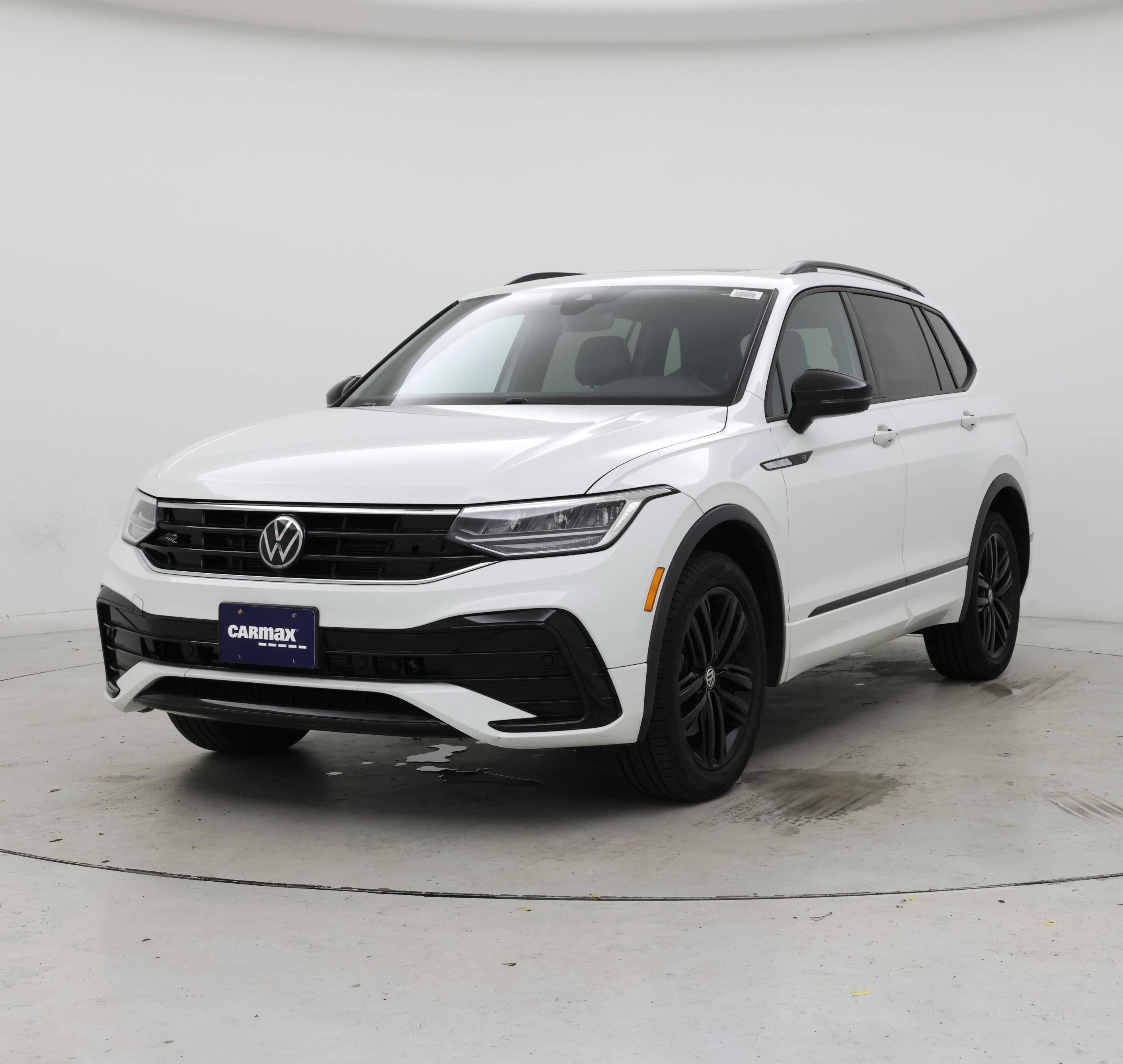 Thumbnail: 2022 Volkswagen Tiguan - 4