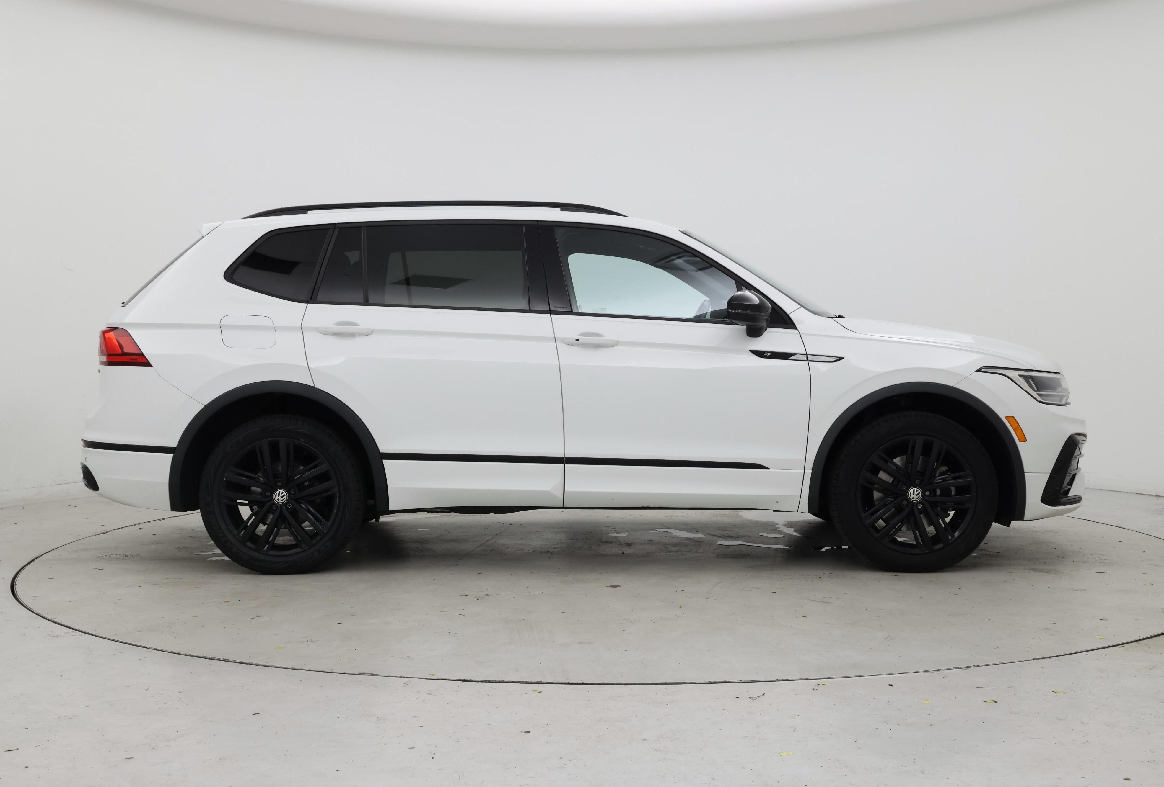 Thumbnail: 2022 Volkswagen Tiguan - 7
