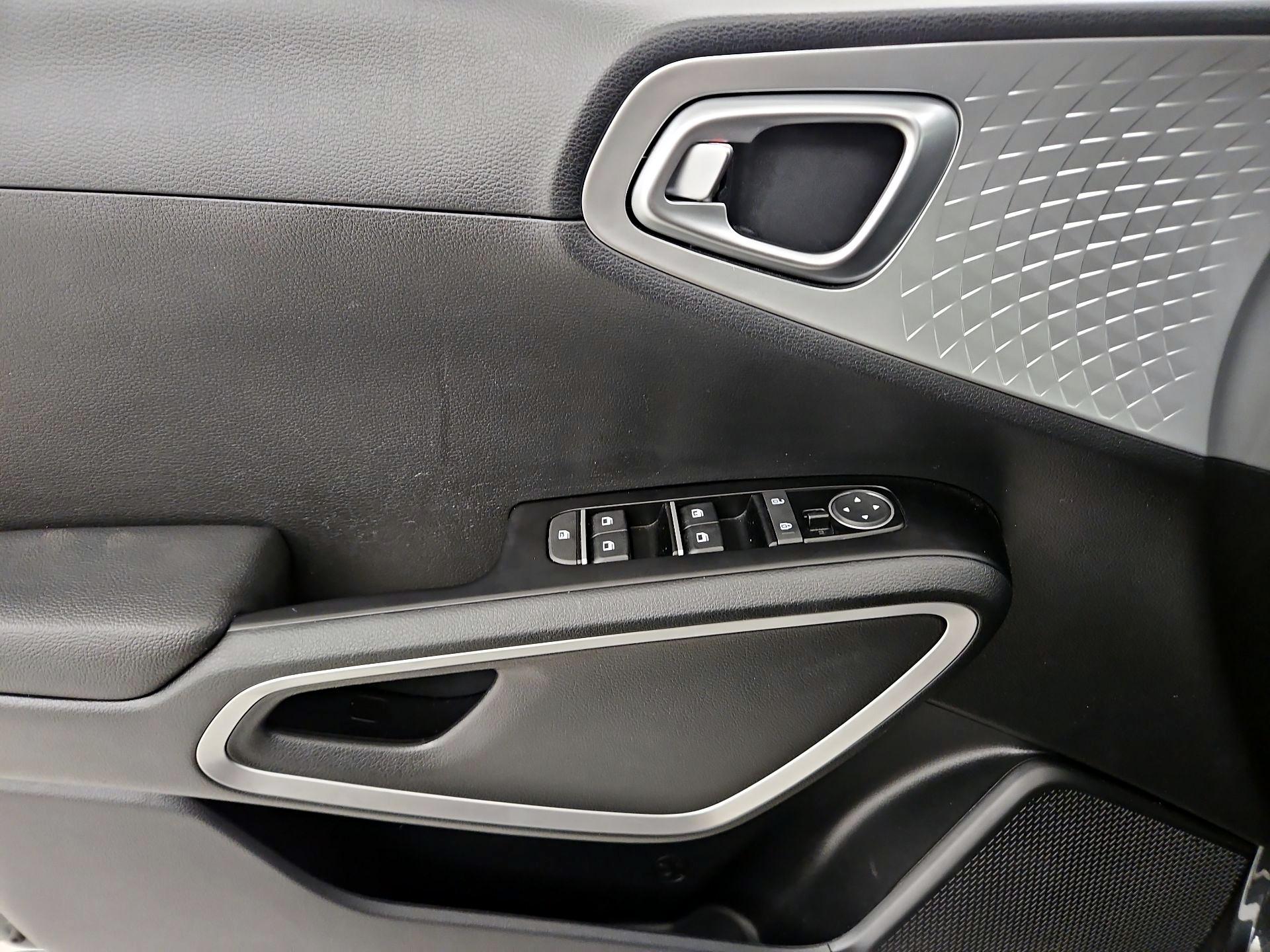 Thumbnail: 2023 Kia Soul - 12