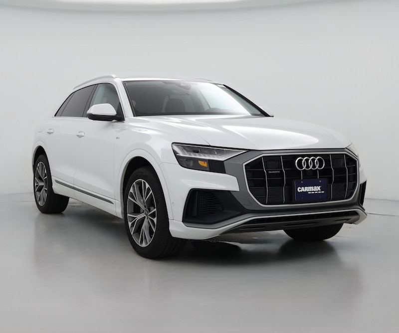 2023 Audi Q8 Premium Plus
