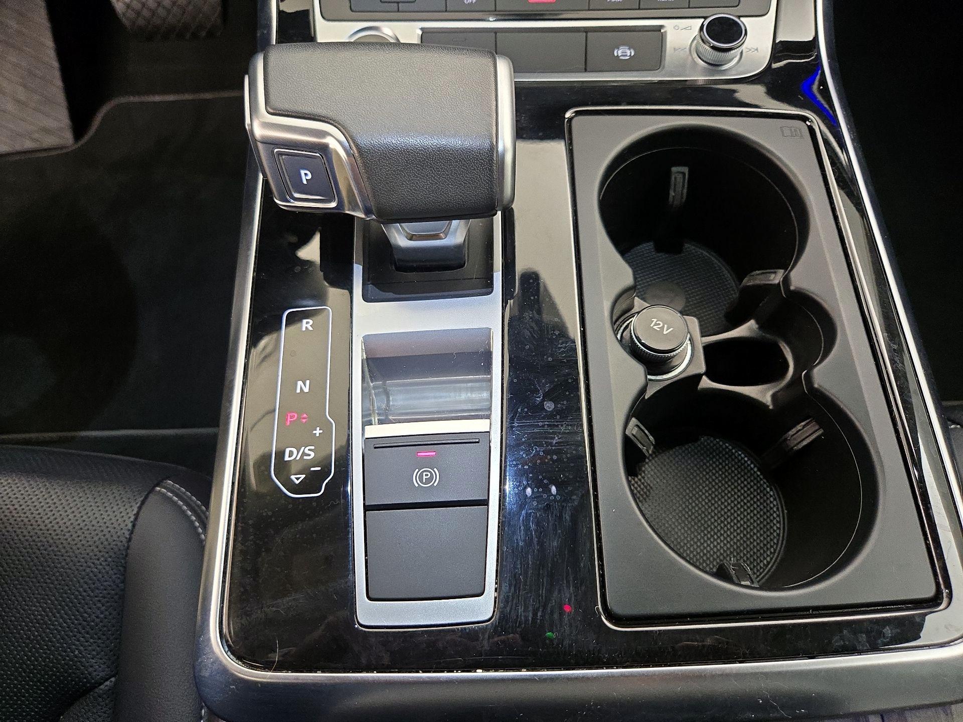 Thumbnail: 2023 Audi Q8 - 18