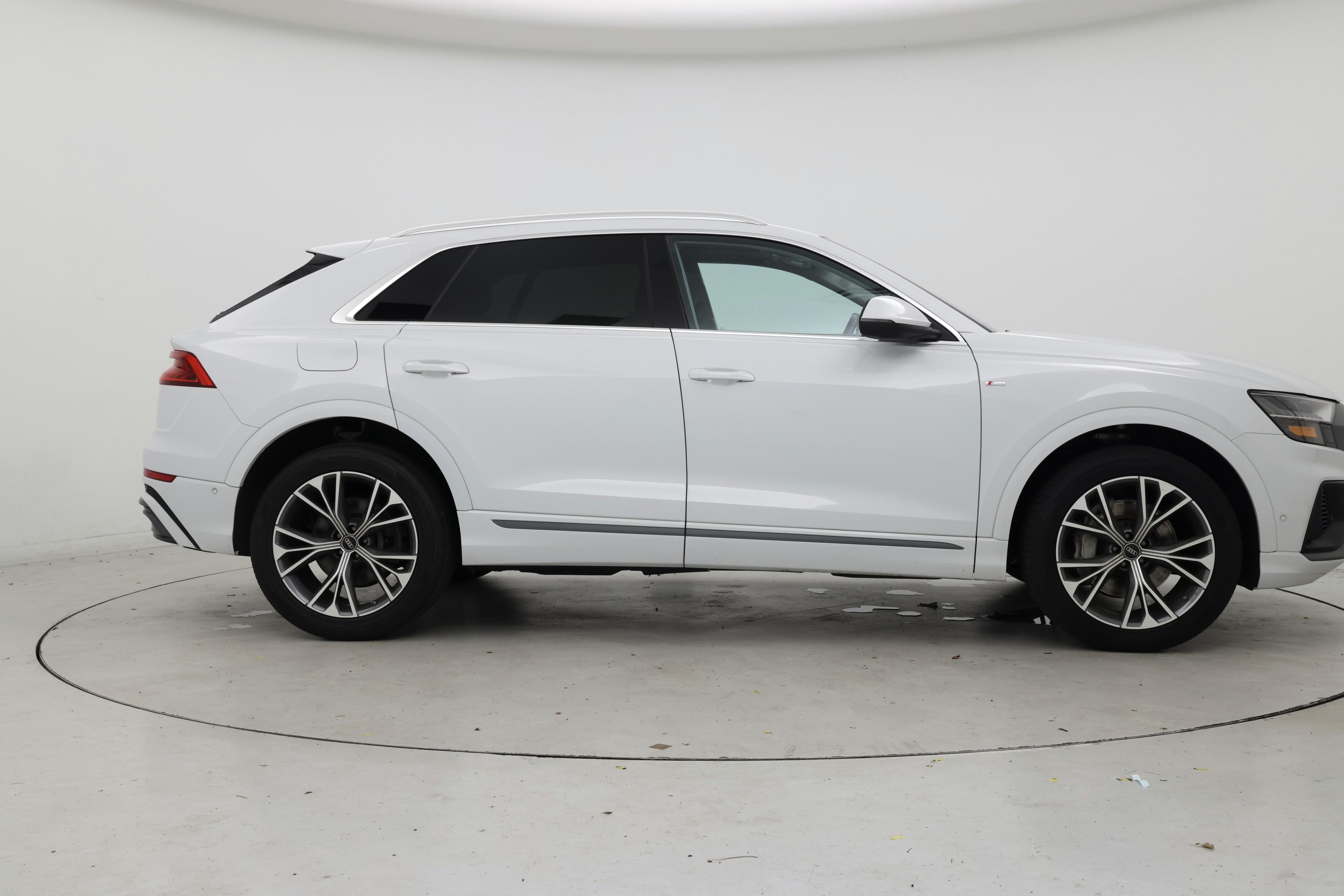Thumbnail: 2023 Audi Q8 - 7