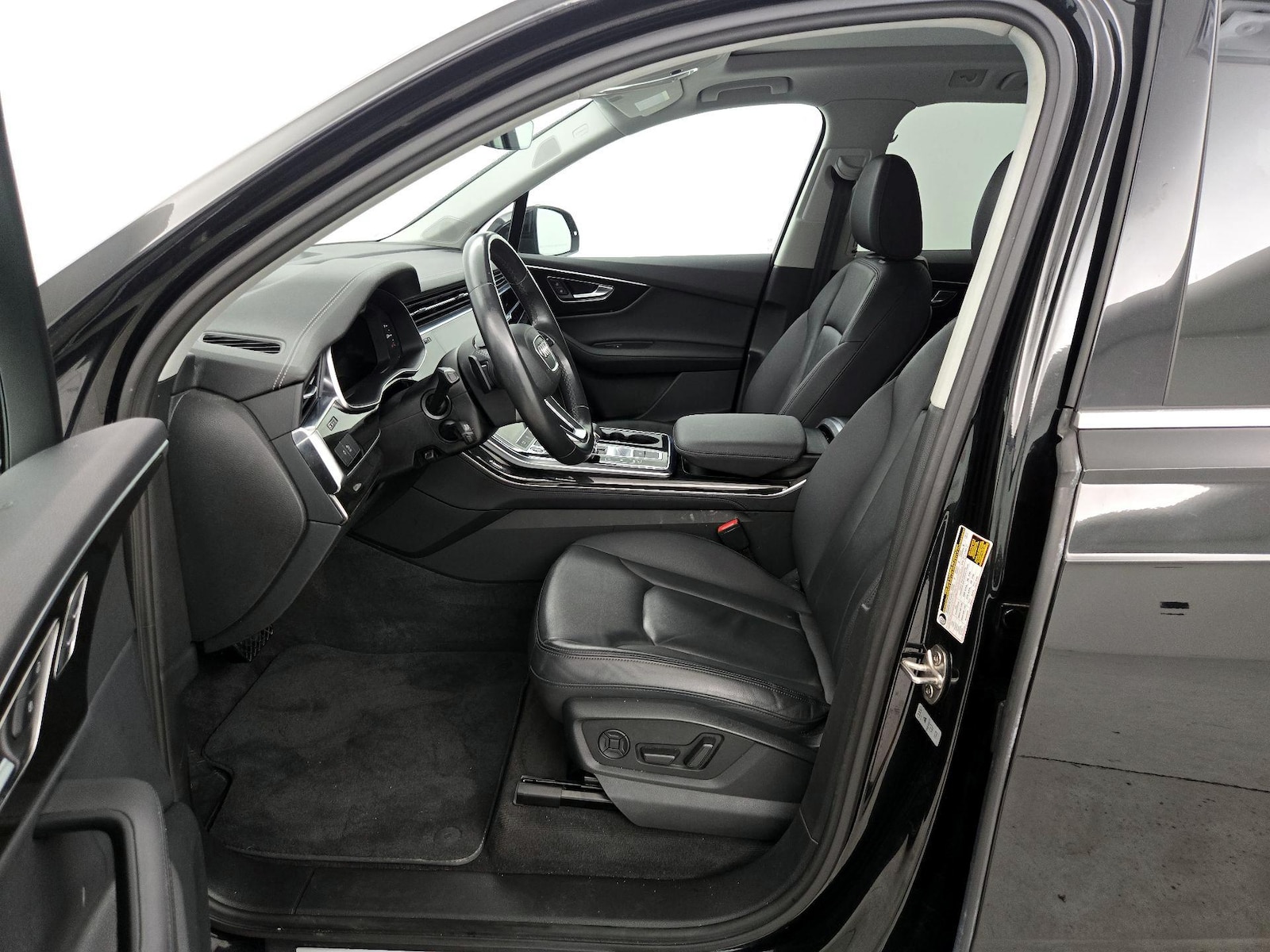 2023 Audi Q7 Premium Plus - Photo 12
