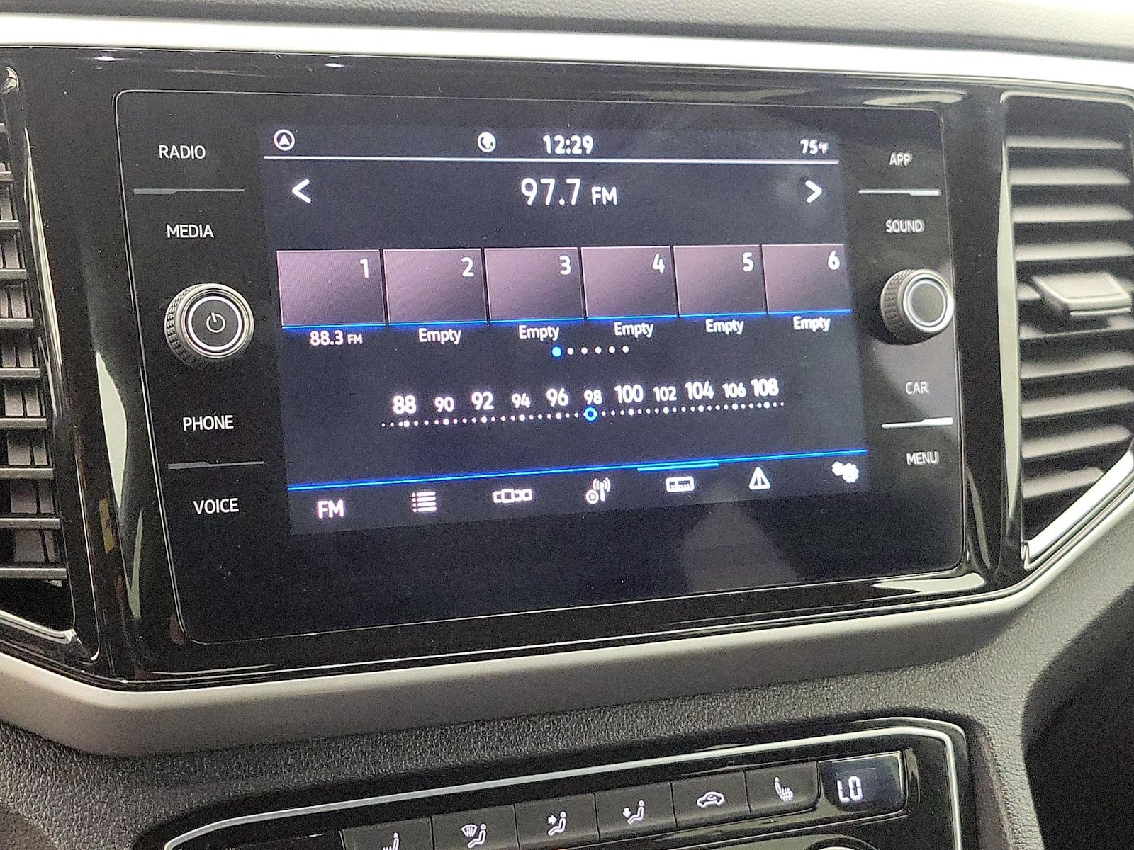 2023 Volkswagen Atlas Cross Sport SE w/Tech - Photo 16