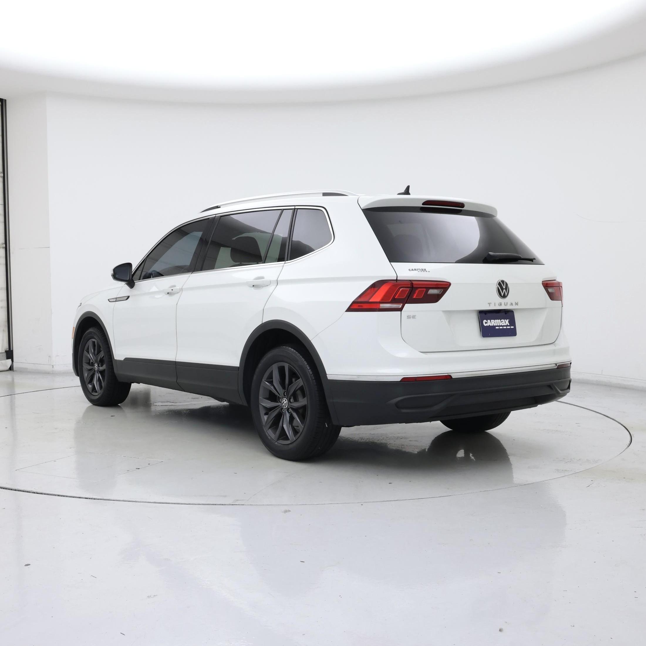Thumbnail: 2023 Volkswagen Tiguan - 2