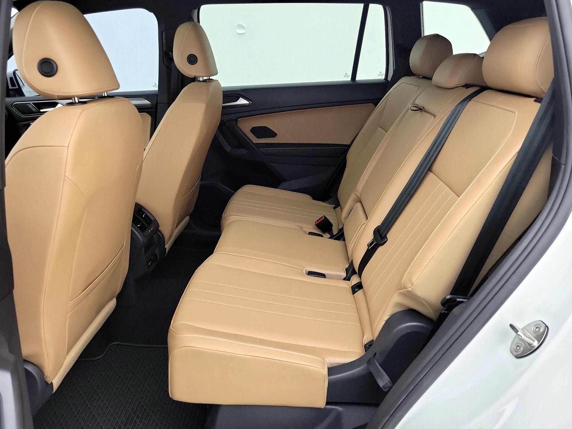 Thumbnail: 2023 Volkswagen Tiguan - 20