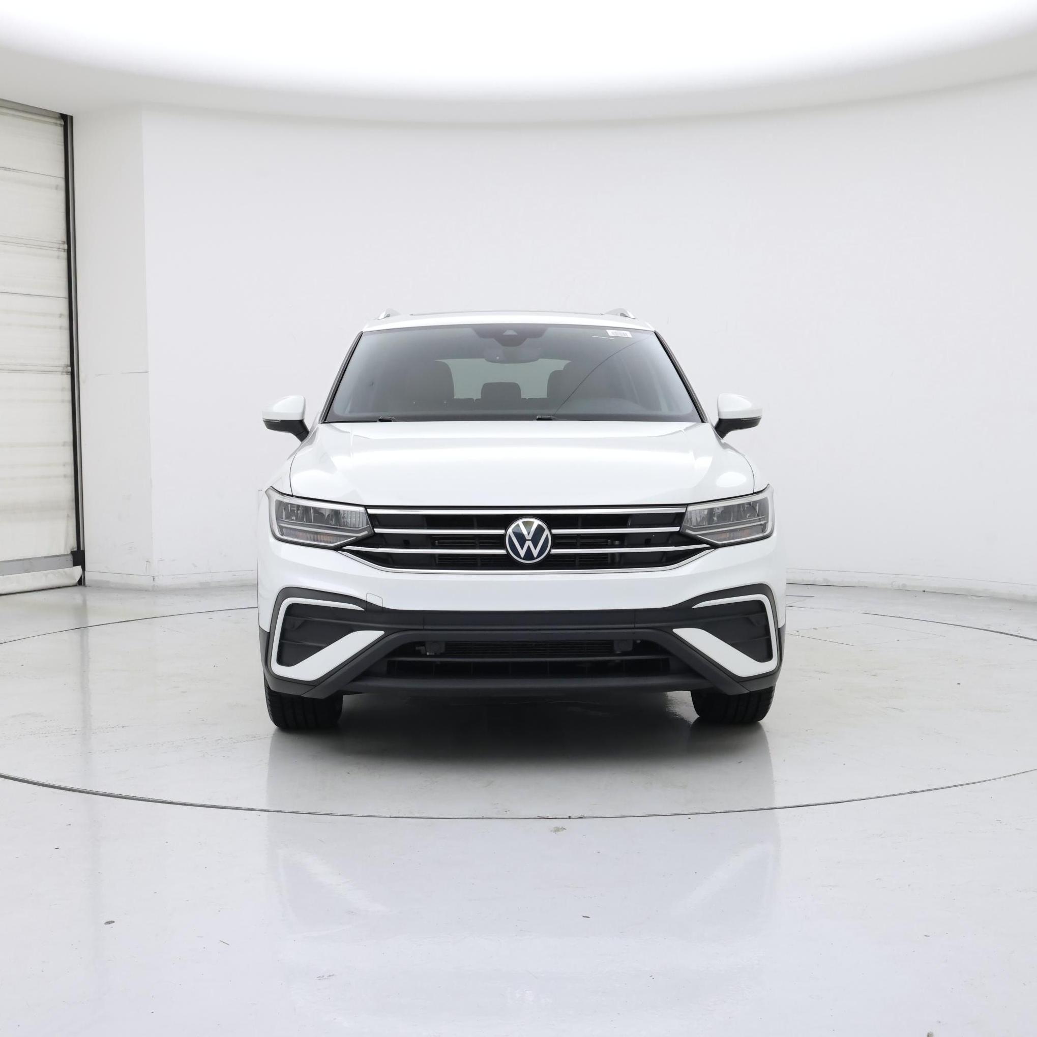 Thumbnail: 2023 Volkswagen Tiguan - 5