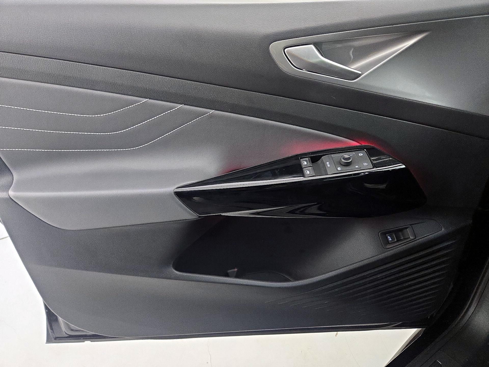 Thumbnail: 2023 Volkswagen ID.4 - 12