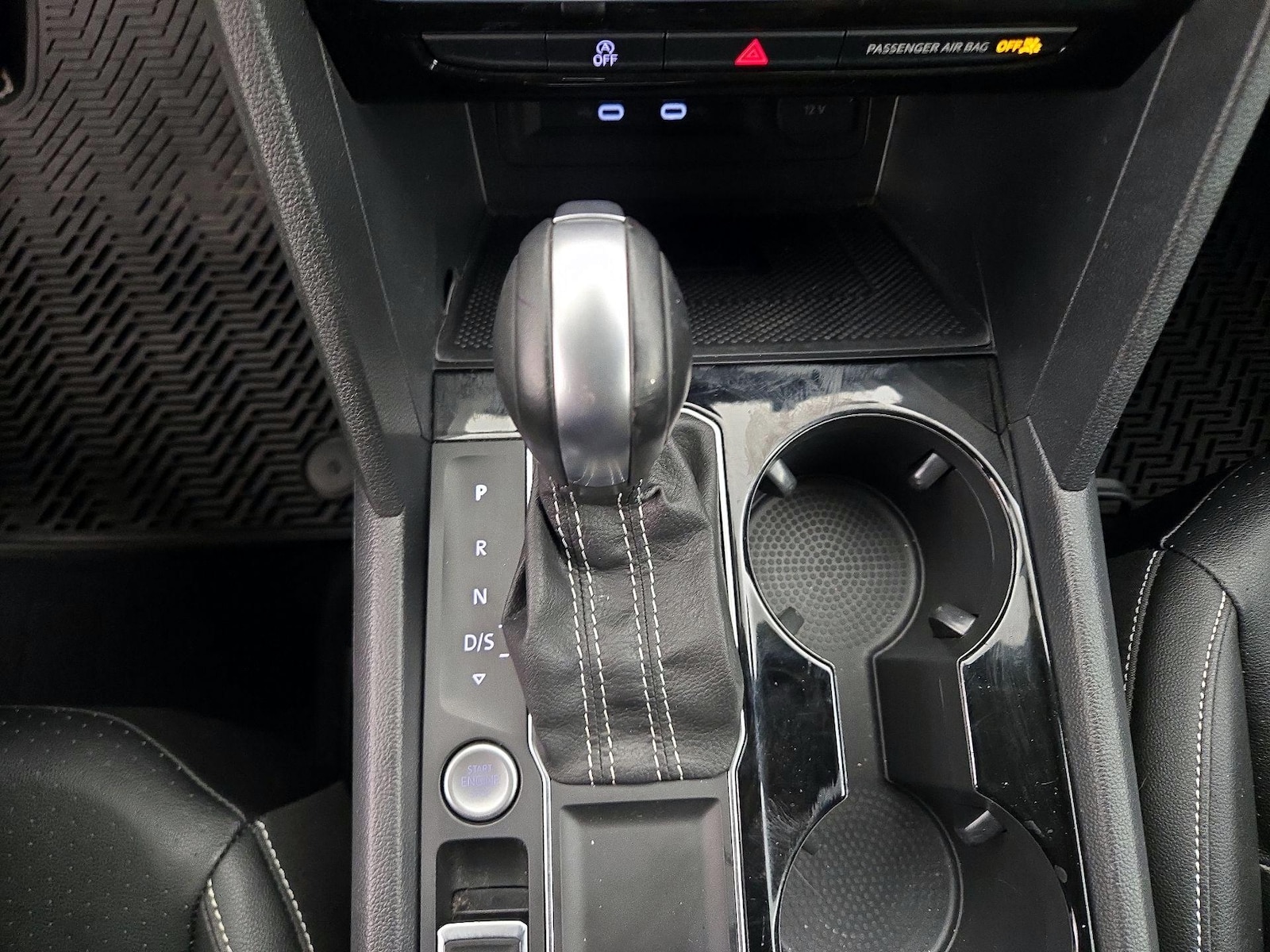 2023 Volkswagen Atlas SE w/Tech - Photo 18