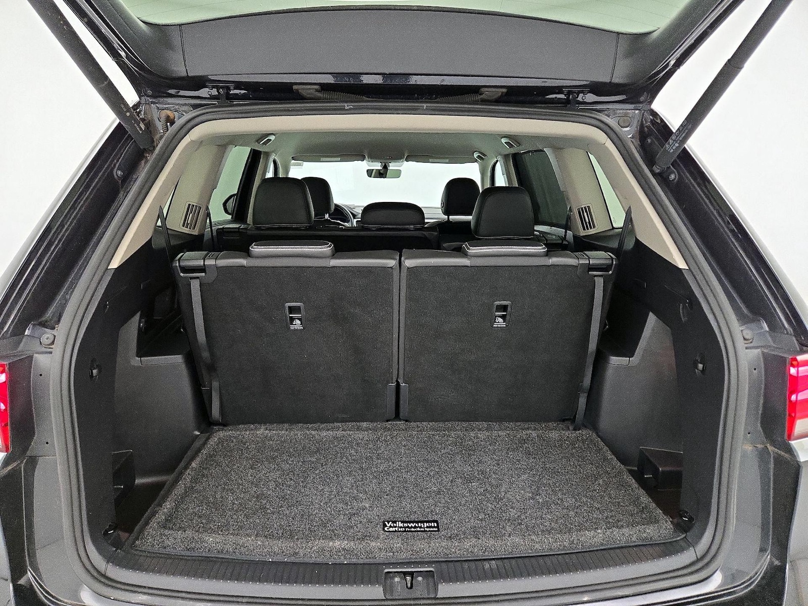 2023 Volkswagen Atlas SE w/Tech - Photo 22