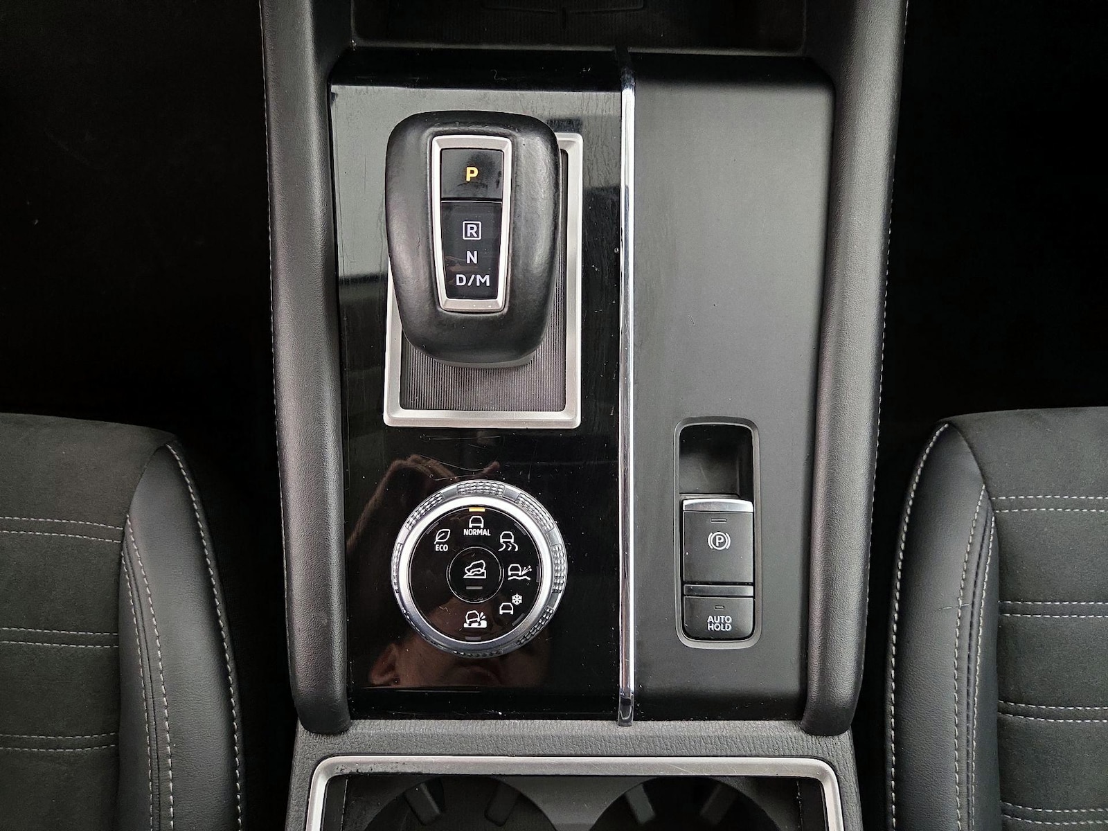 2024 Mitsubishi Outlander SE - Photo 19