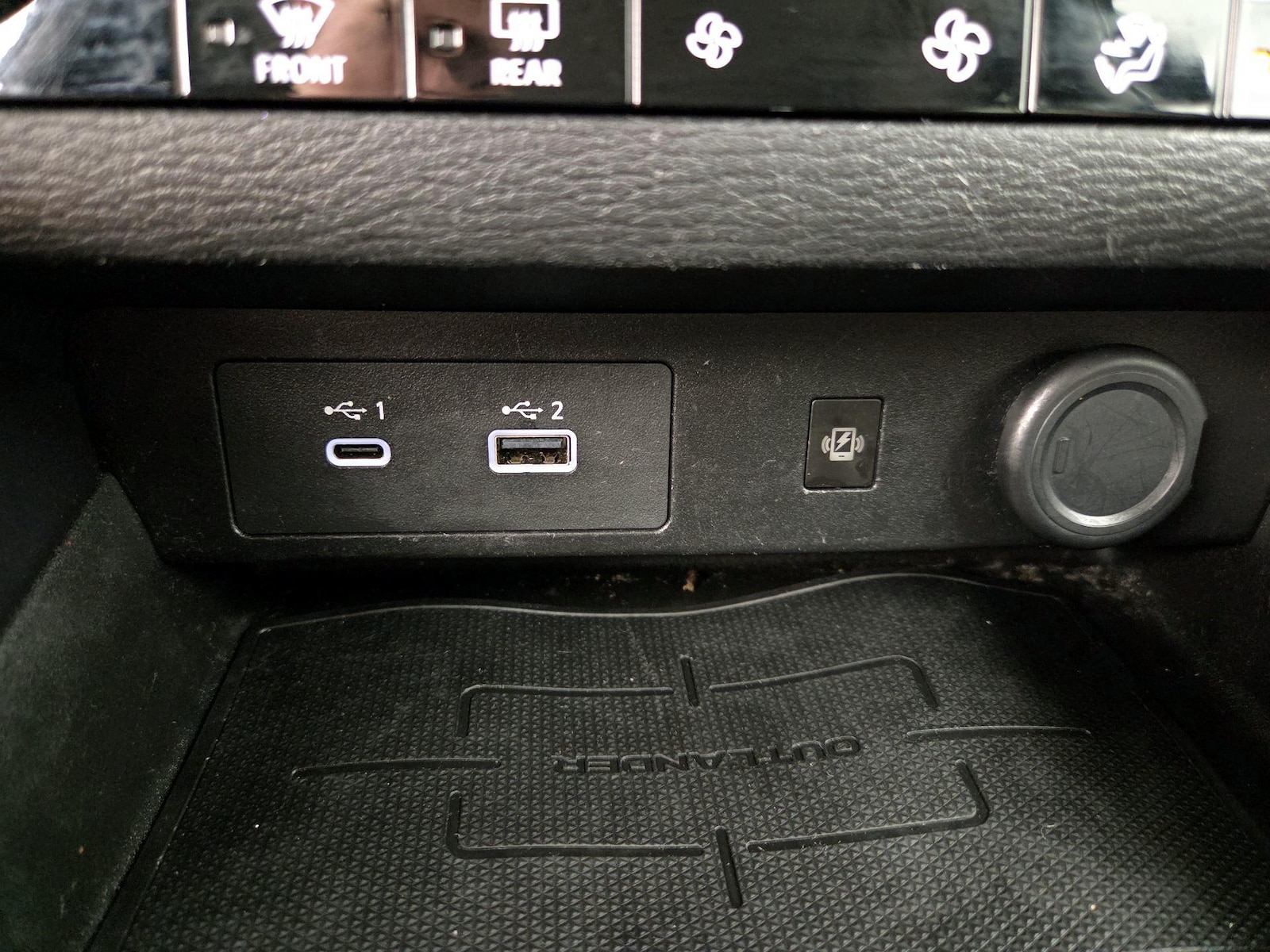 2024 Mitsubishi Outlander SE - Photo 20