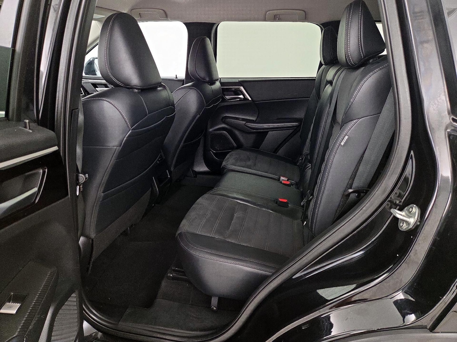 2024 Mitsubishi Outlander SE - Photo 21