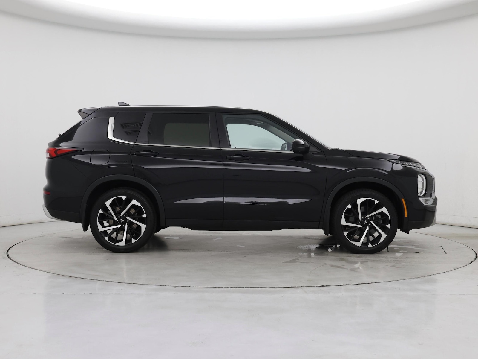 2024 Mitsubishi Outlander SE - Photo 8