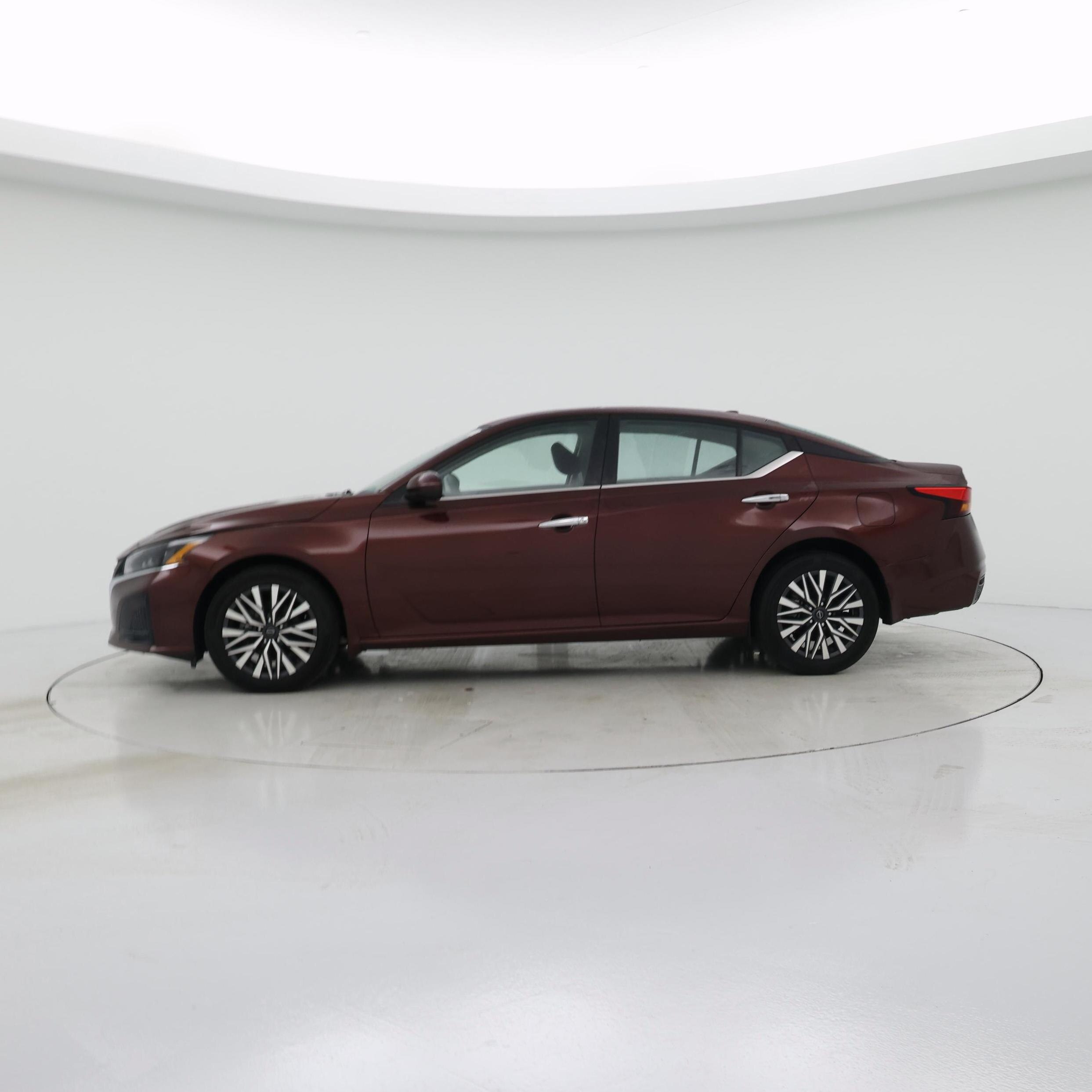 Thumbnail: 2023 Nissan Altima - 3