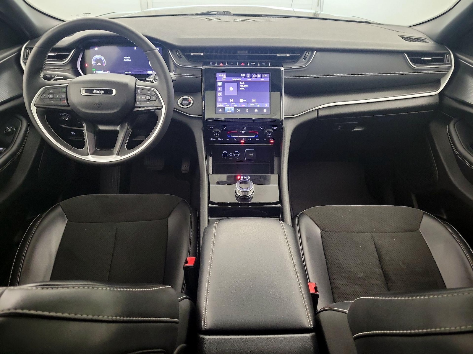 2023 Jeep Grand Cherokee Altitude - Photo 10