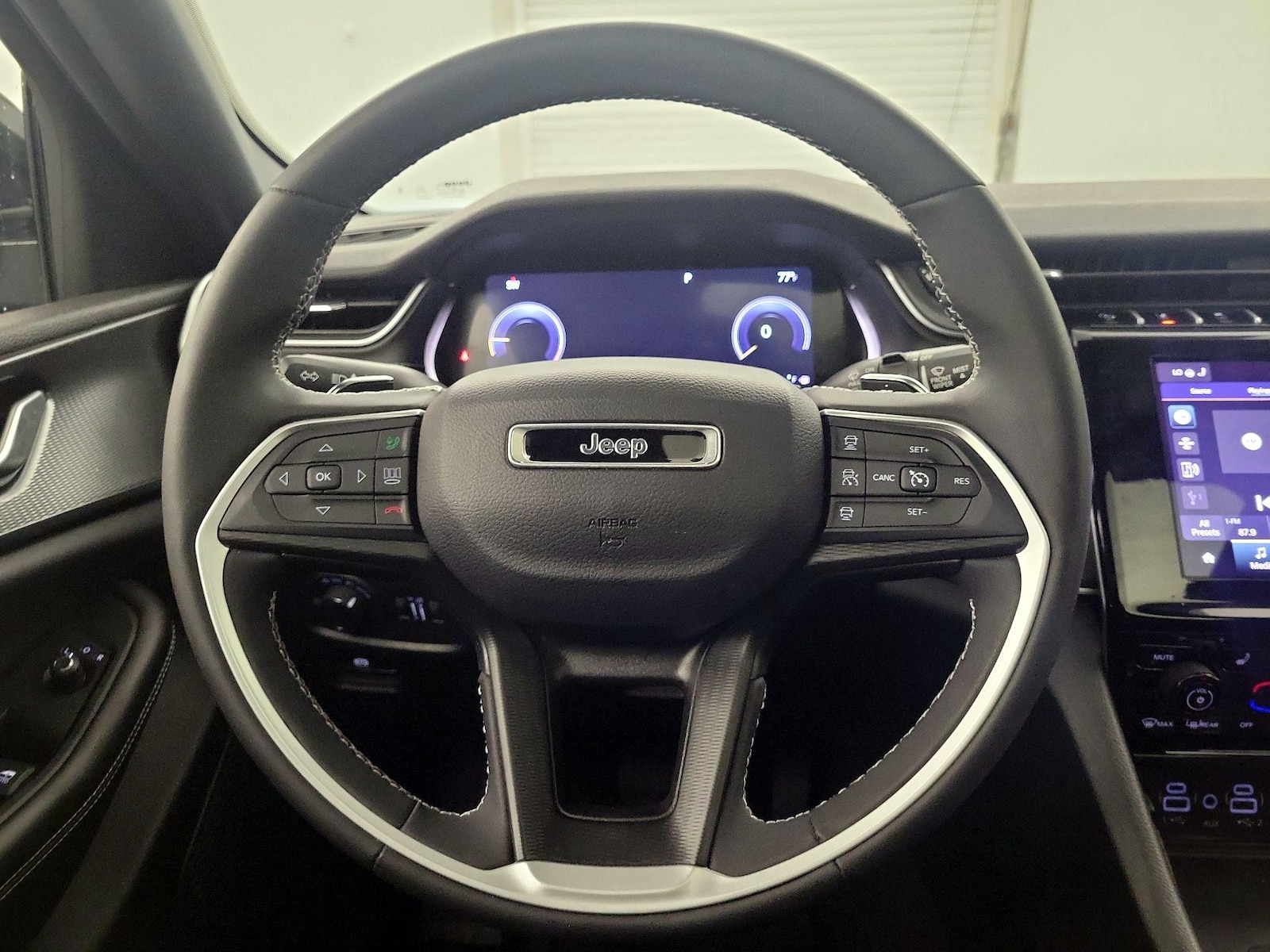 2023 Jeep Grand Cherokee Altitude - Photo 11