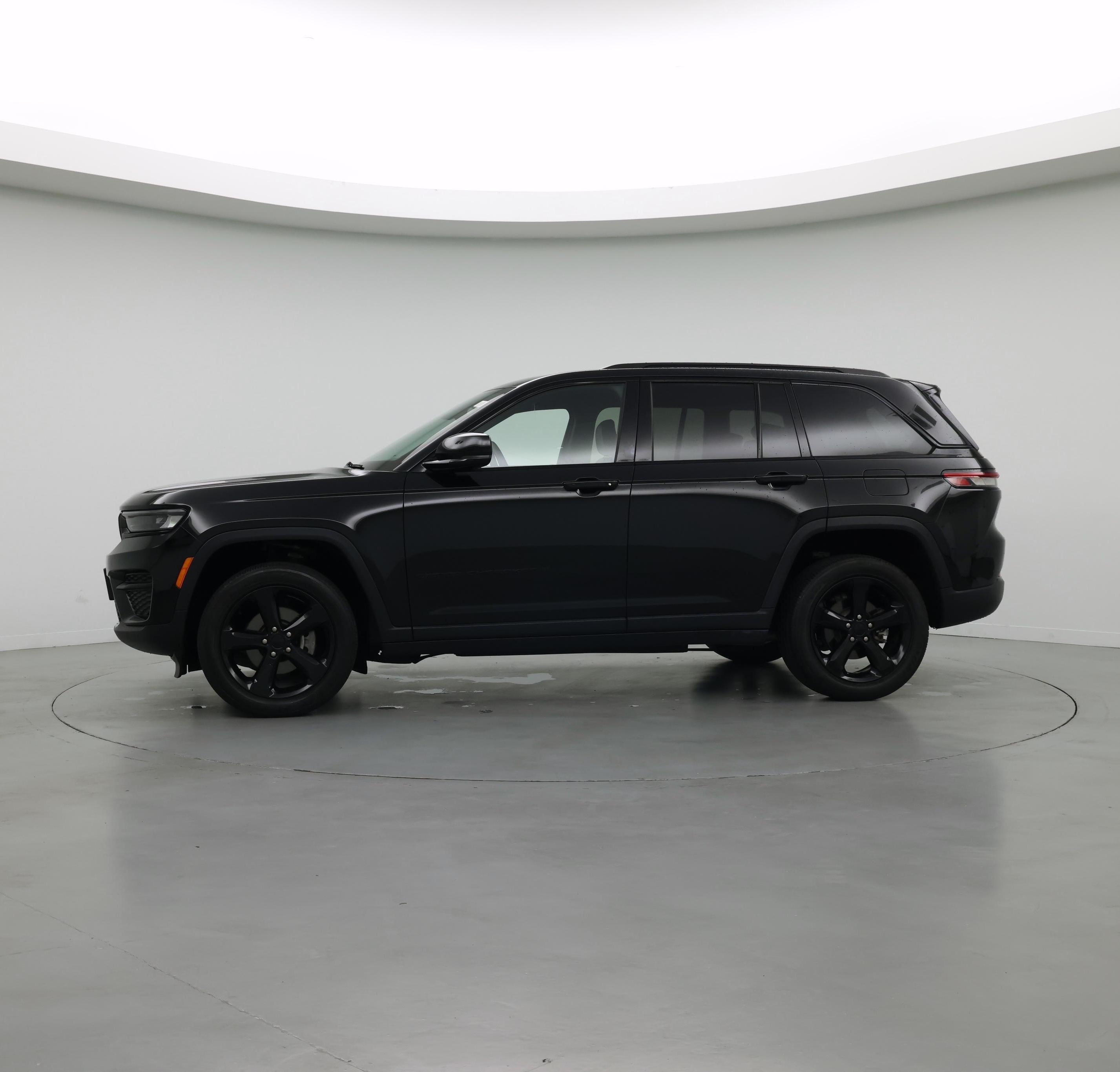 Thumbnail: 2023 Jeep Grand Cherokee - 3