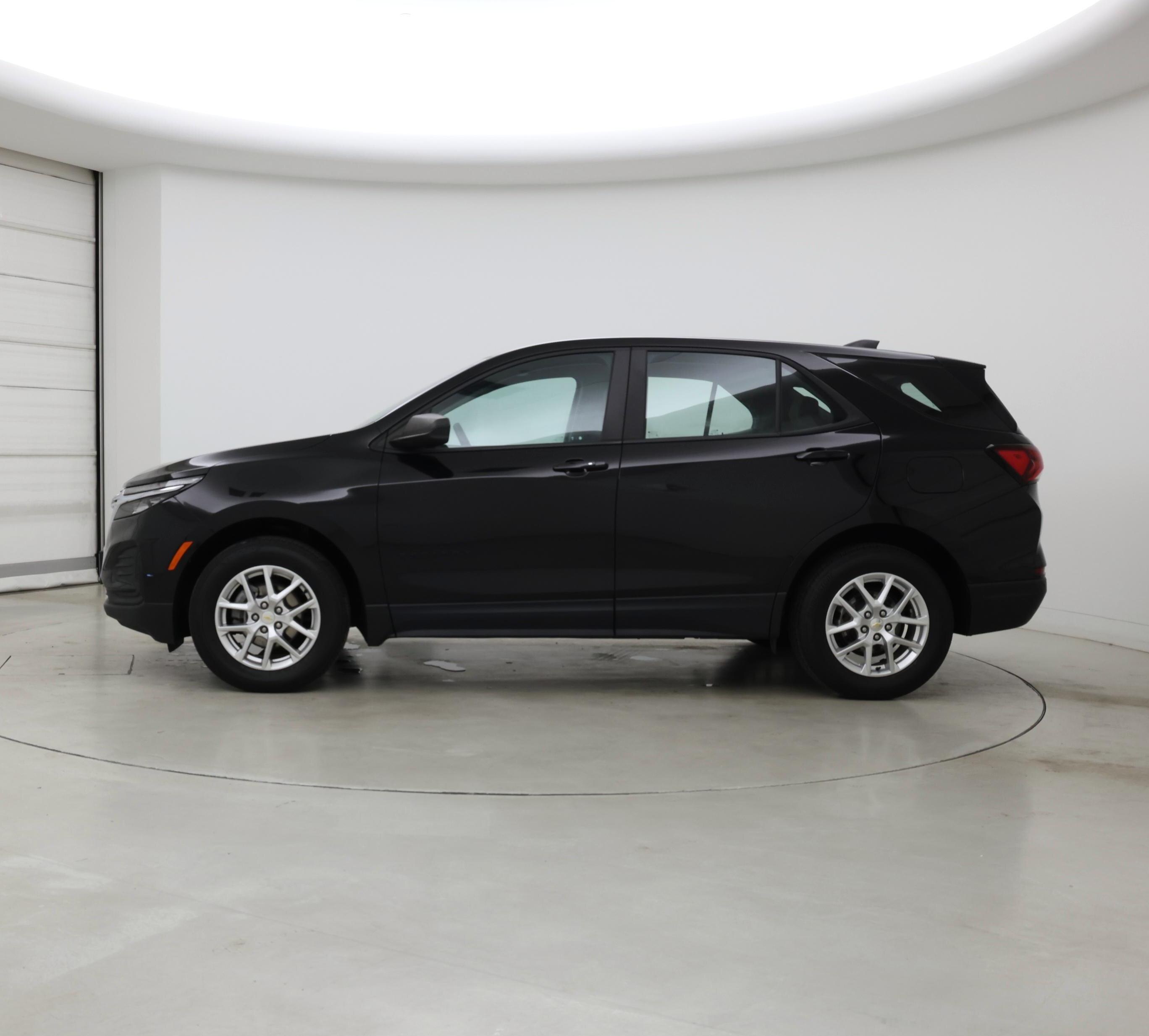 Thumbnail: 2022 Chevrolet Equinox - 3
