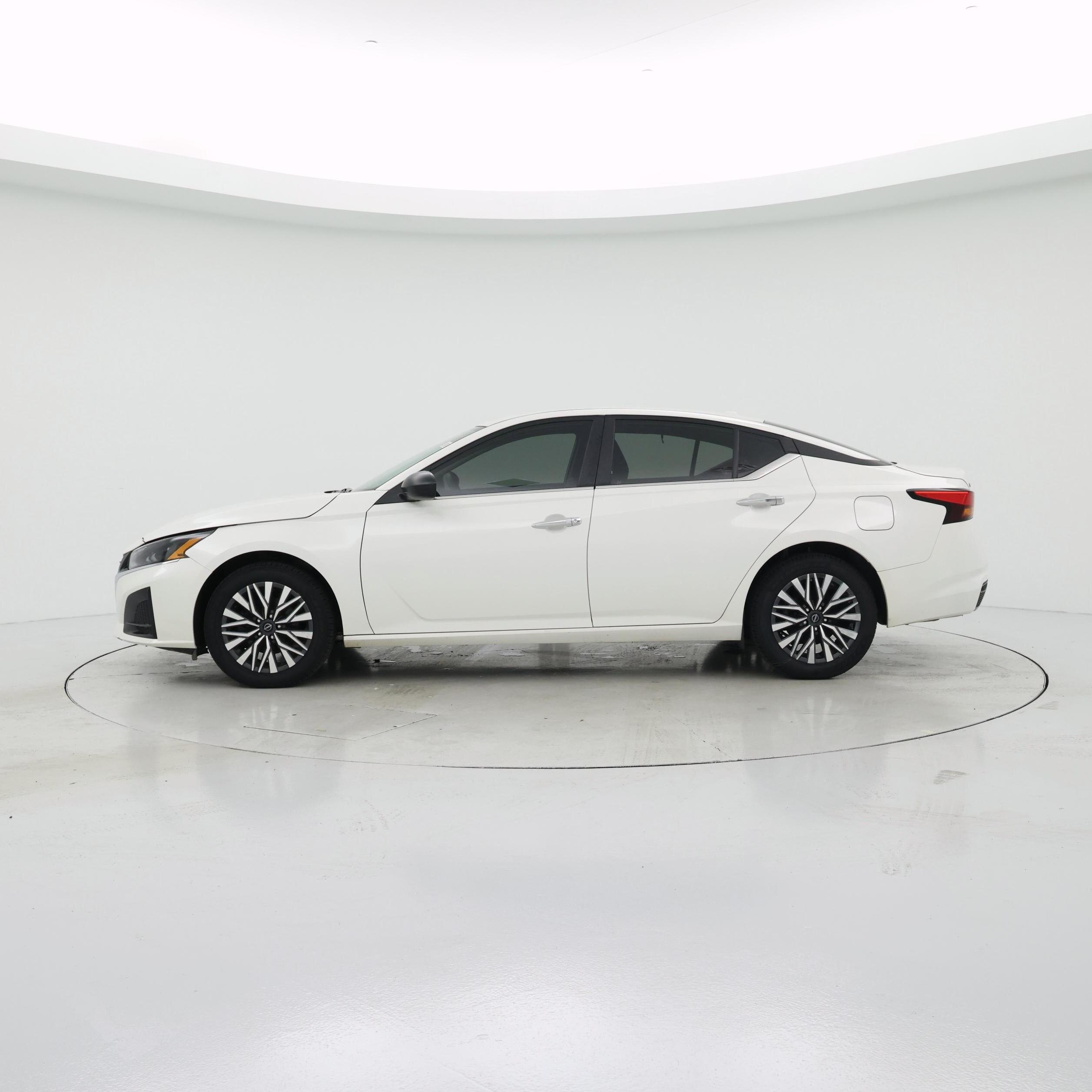 Thumbnail: 2024 Nissan Altima - 3