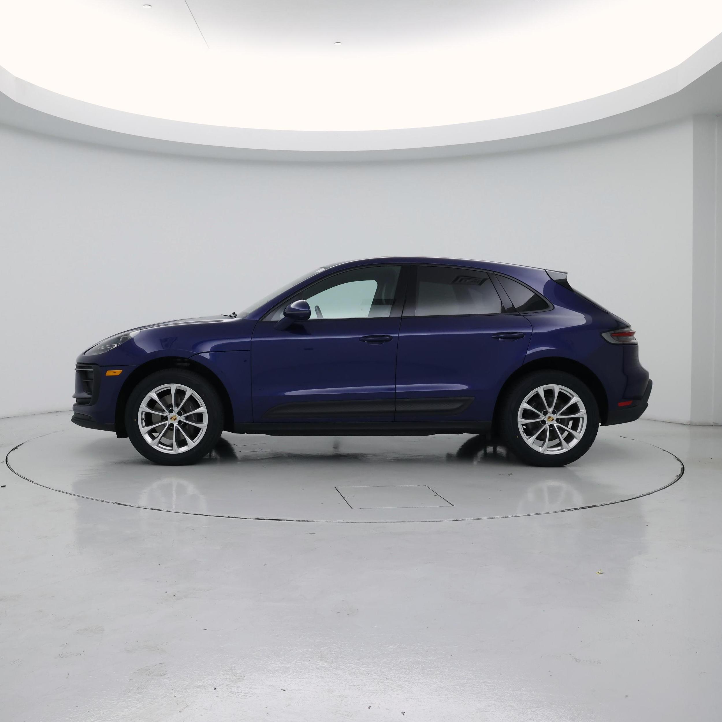 Thumbnail: 2023 Porsche Macan - 3
