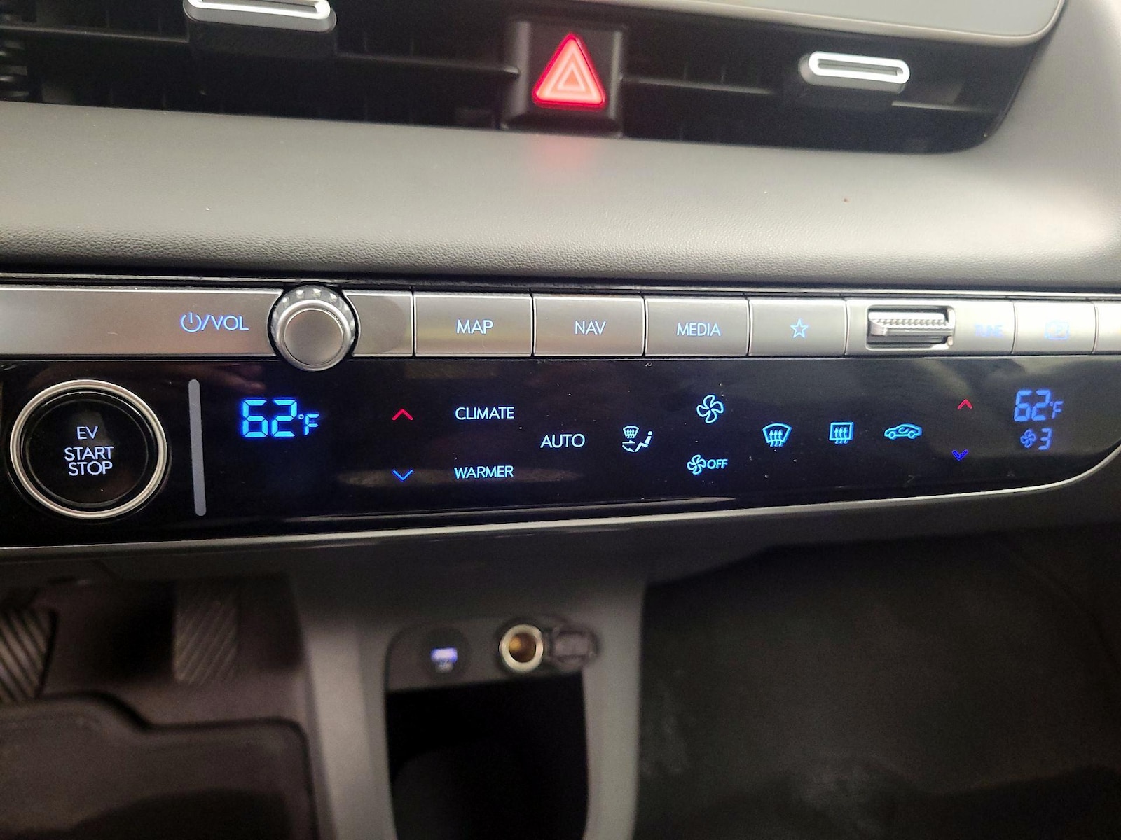 2024 Hyundai IONIQ 5 SE - Photo 18