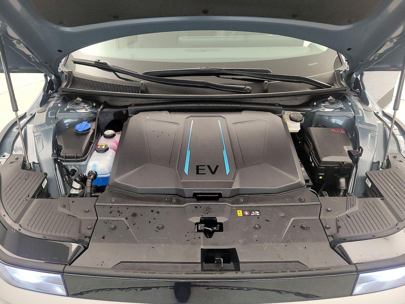 2024 Hyundai IONIQ 5 SE - Photo 23
