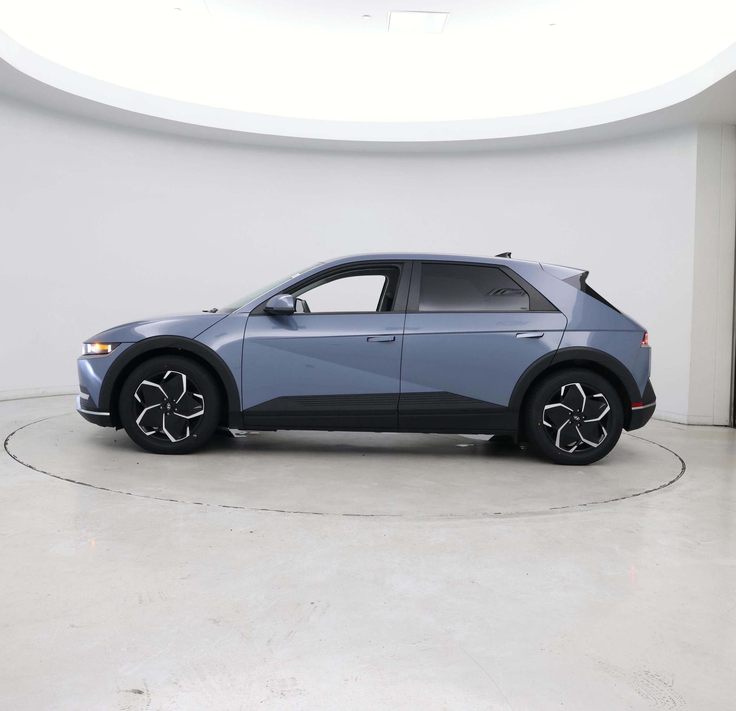 Thumbnail: 2024 Hyundai Ioniq 5 - 3