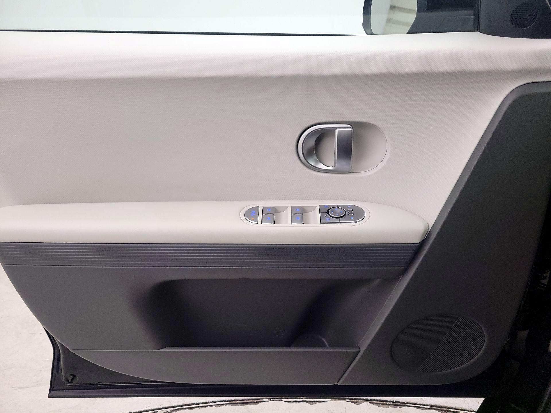 Thumbnail: 2024 Hyundai Ioniq 5 - 10
