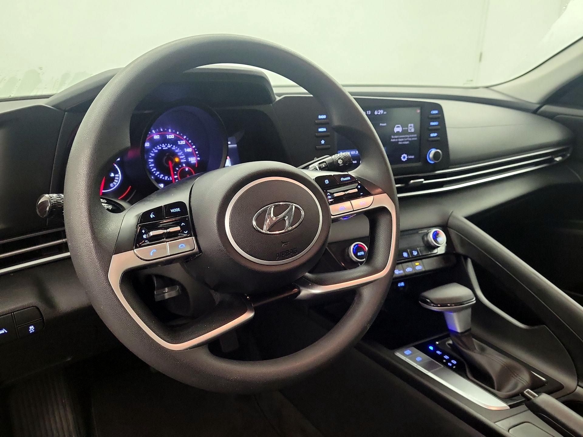 Thumbnail: 2023 Hyundai Elantra - 9